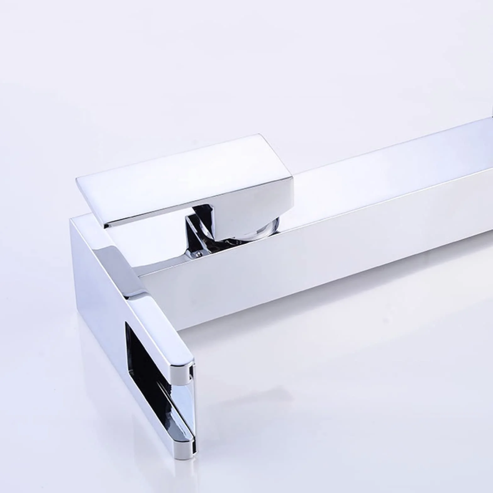 Bateria umywalkowa z wodospadem LED, Światło LED zmieniające kolor Łazienka Wodospadowe baterie zlewozmywakowe, mosiężna bateria umywalkowa z ciepłą i zimną baterią, pojedynczy otwór Bateria