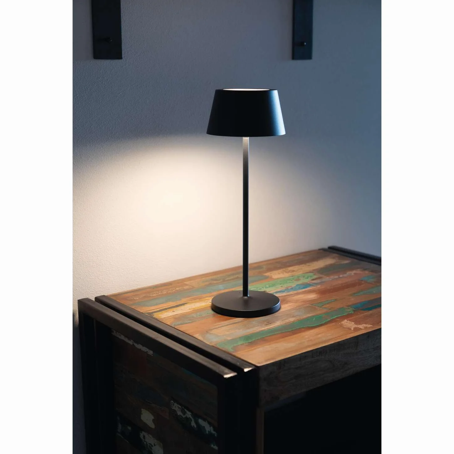 MAUL Lampa akumulatorowa MAULnina antracytowa LED bez kabla | ciepłe światło 2700 K, płynne ściemnianie, obsługa dotykowa, ładowanie USB-C, IP54 na balkon, do 10 h pracy