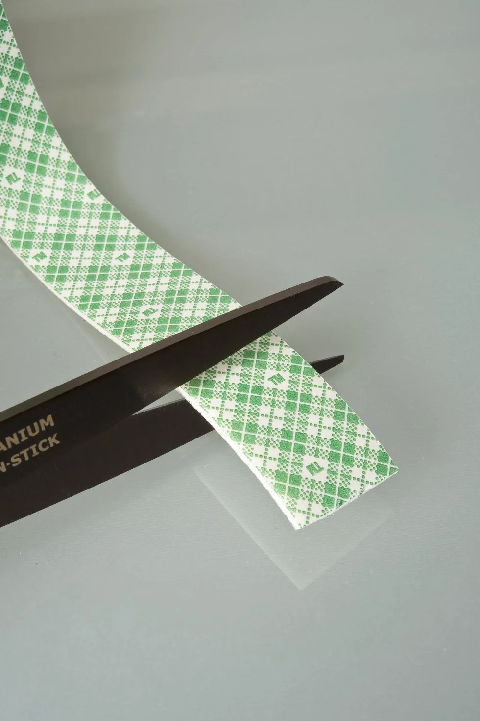 3M AA331915 Scotch Permanent Standard Mounting Tape permanentna taśma montażowa z pianki, możliwość przycięcia, 19 mm x 1,5 m