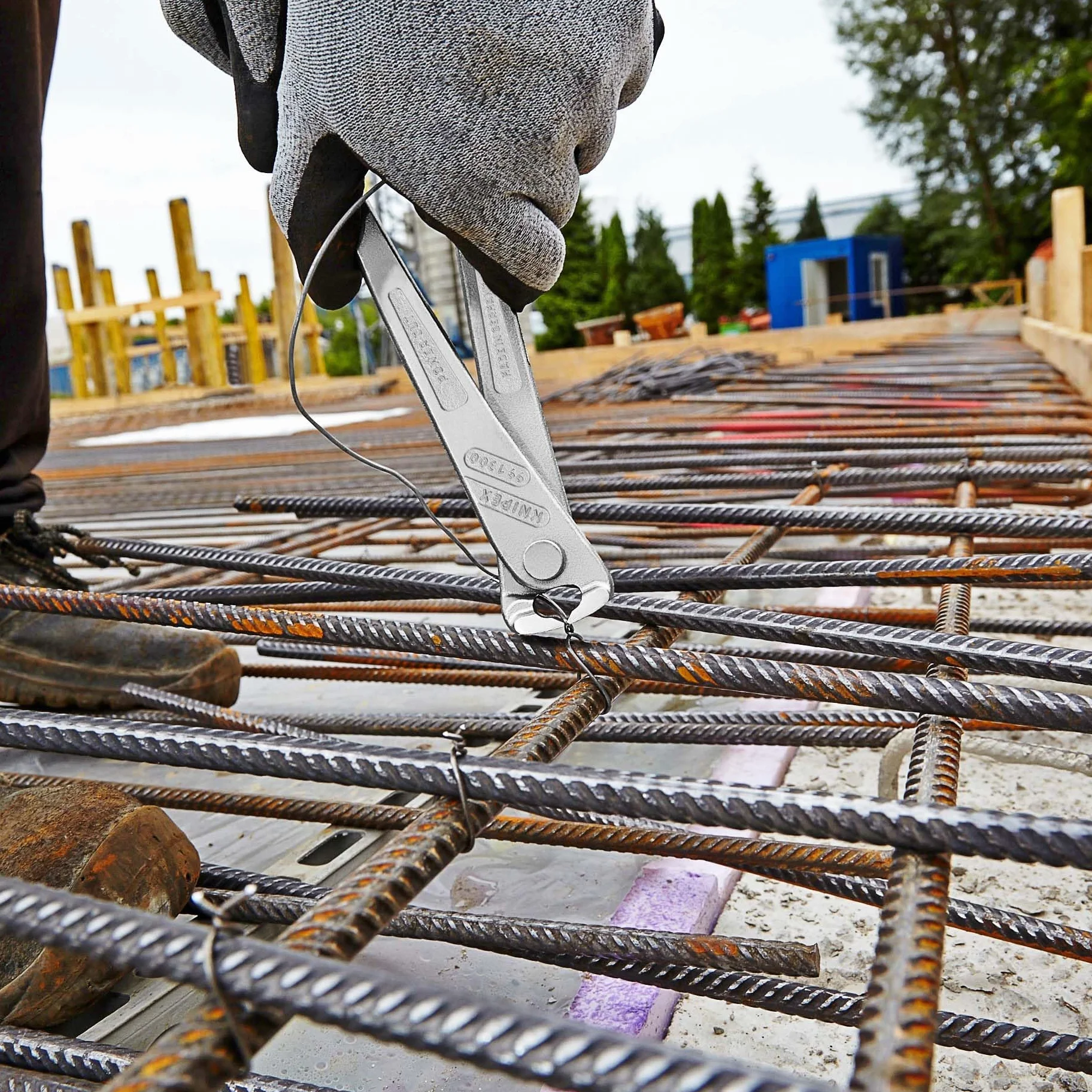 KNIPEX Obcęgi zbrojarskie o zwiększonym przełożeniu z wysokim przełożeniem dźwigni Cynkowane na wysoki połysk 300 mm, 99 14 300 EAN