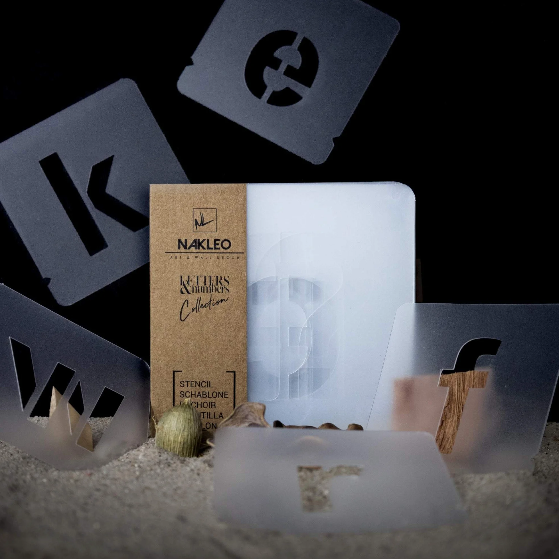 NAKLEO Szablony Malarski do Malowania Alfabet, Zestaw 42 Sztuk, 14 cm Litery & Cyfry Modern Sans Małe Font, Czcionka Wielorazowy Plastik, Rysowanie Wzór Rękodzieło, DIY Dekoracje Papier Ściany Drewno