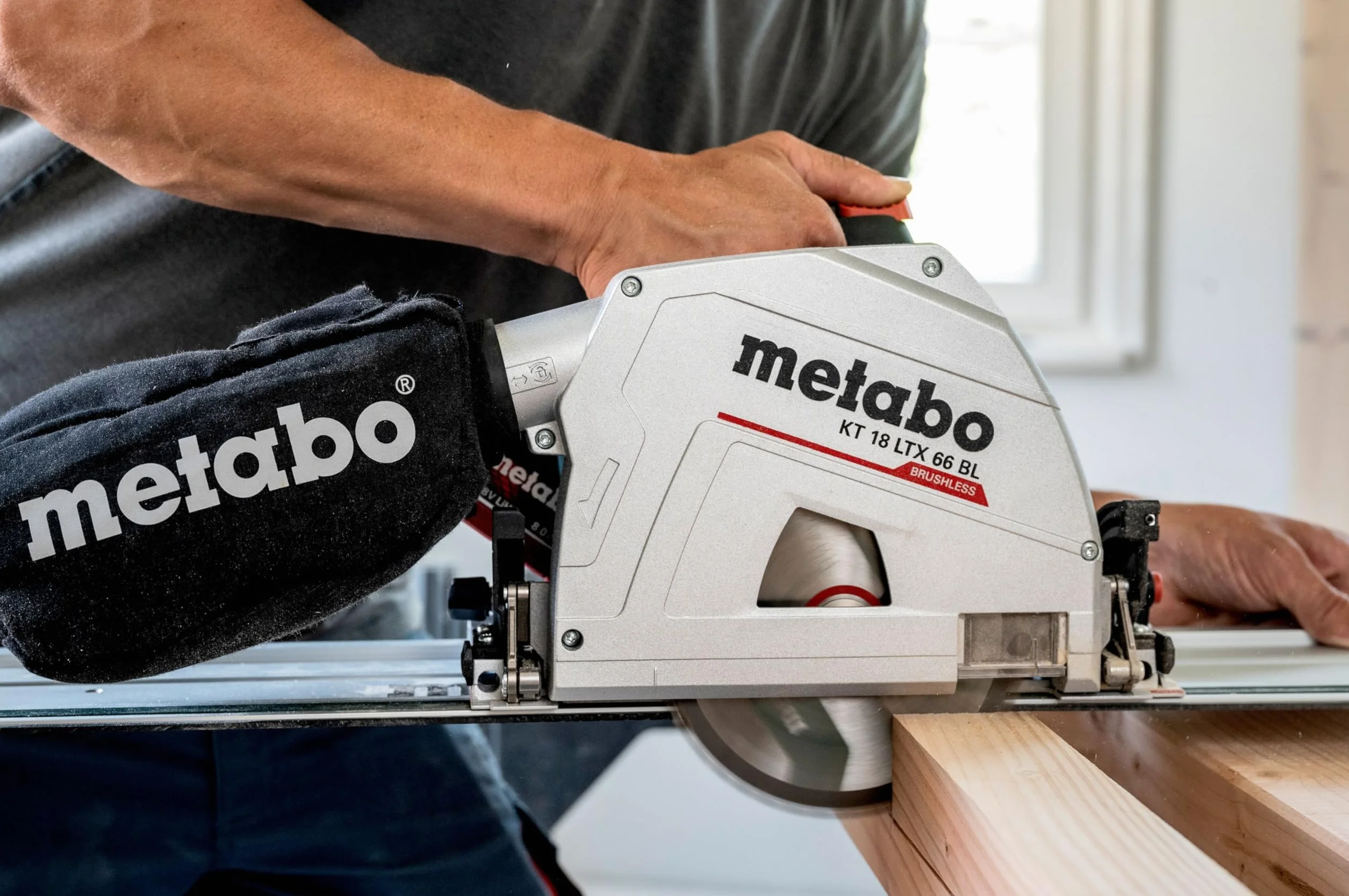 Metabo Akumulatorowa pilarka tarczowa KT 18 LTX 66 BL (bez akumulatora, głębokość cięcia 0-66 mm, średnica brzeszczotu 165 mm, piła tarczowa) 601866840