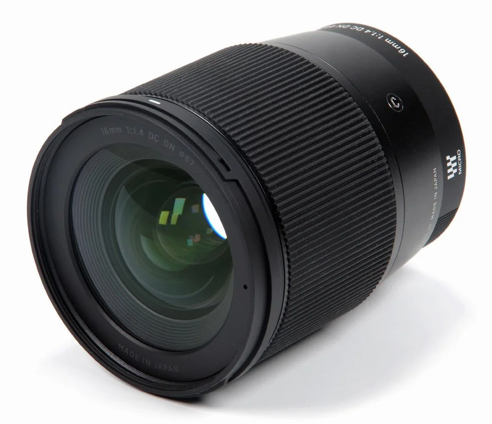 Sigma Obiektyw 16 mm F1.4 DC DN Sony-E