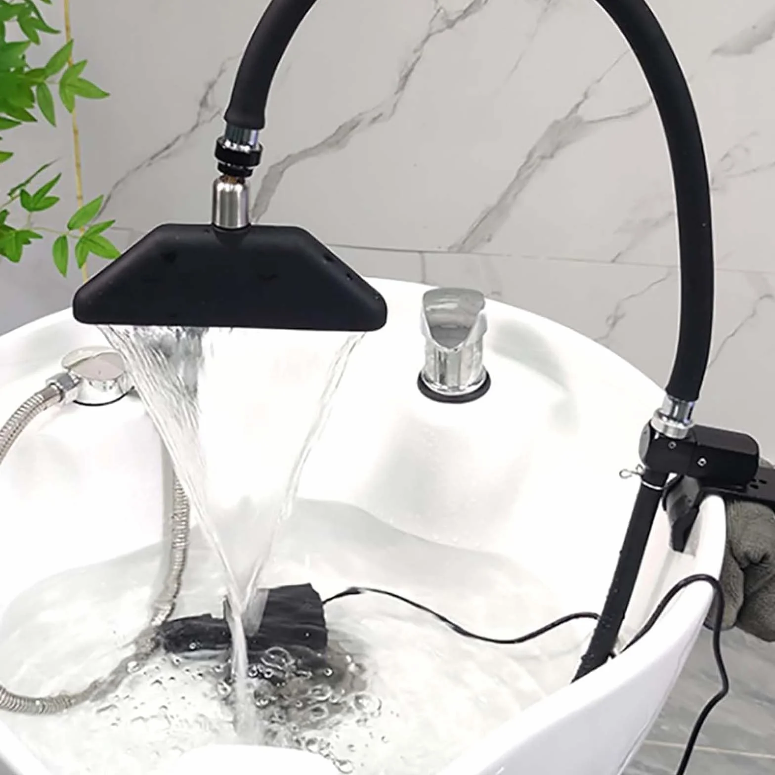 Bateria umywalkowa z recyrkulacją wody z regulowaną 360° wylewką wodospadową do domowego spa i masażu, przenośny system