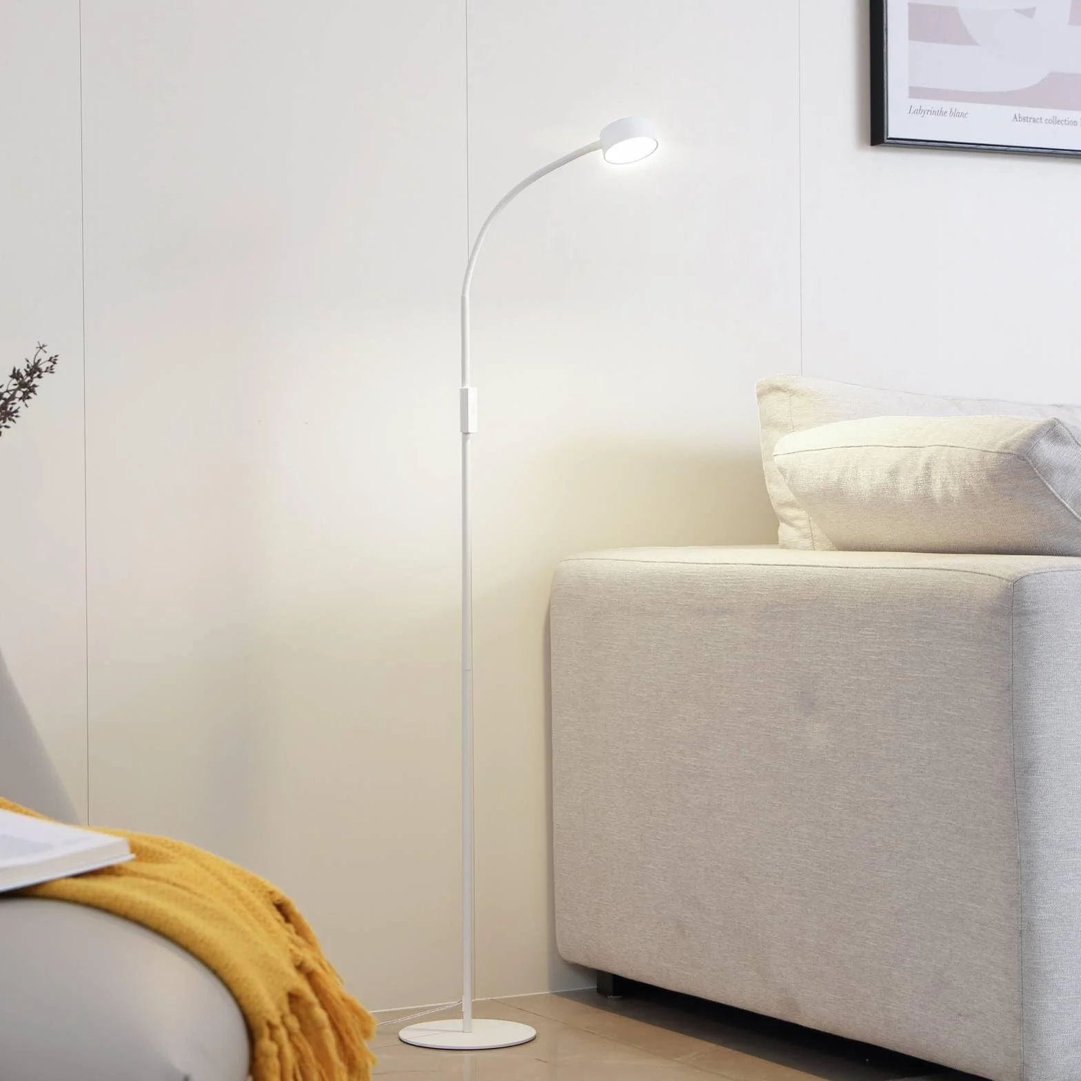 Lindby lampa podłogowa LED 'Maori' z możliwością ściemniania, styl nowoczesny, m. in. do biura, kolor biały, opal, metal