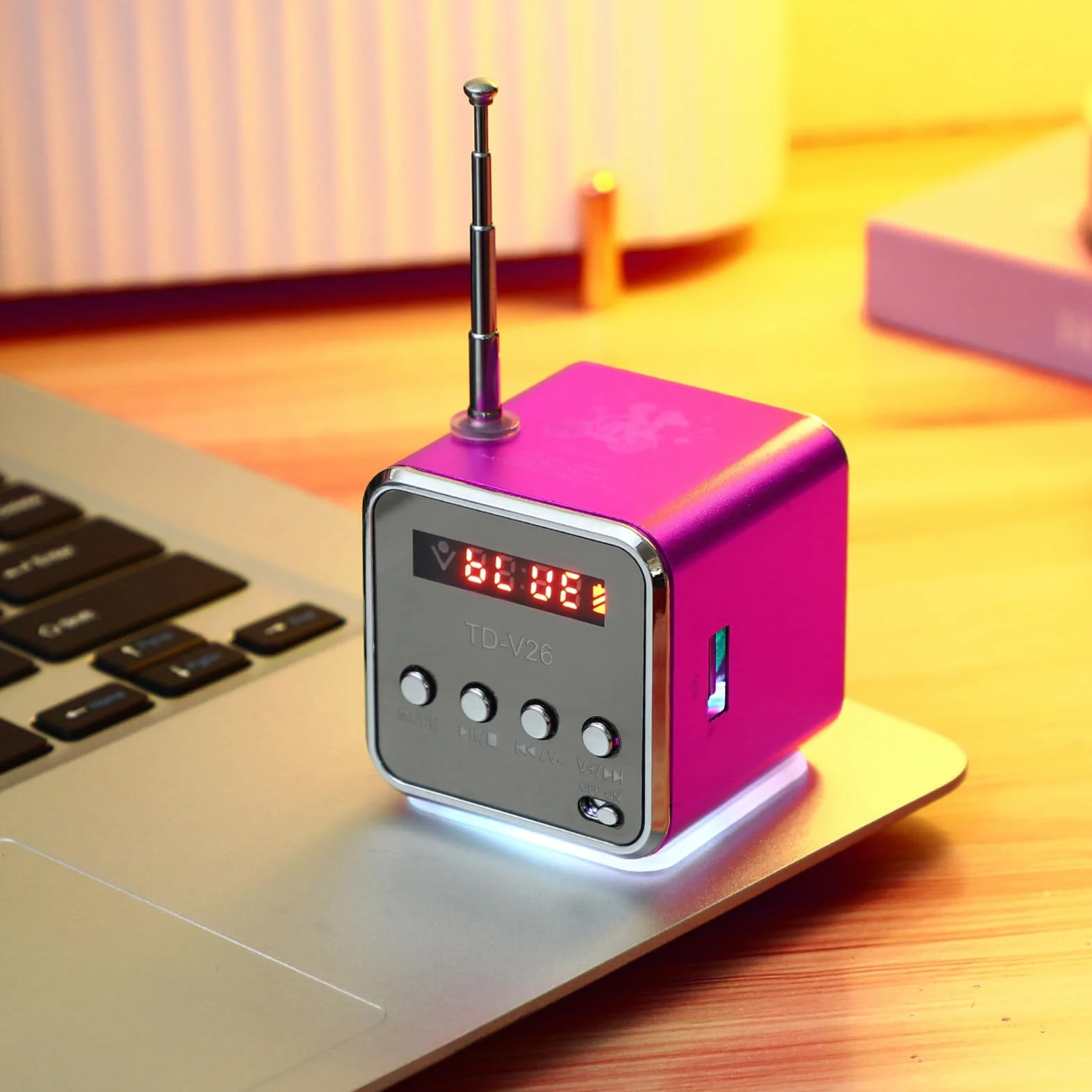 iplusmile -V26 cyfrowy głośnik mini radio FM stereo MP3 MP4 odtwarzacz muzyki obsługuje karty Micro Sd/TF/USB/Disk/Fm (różowy)