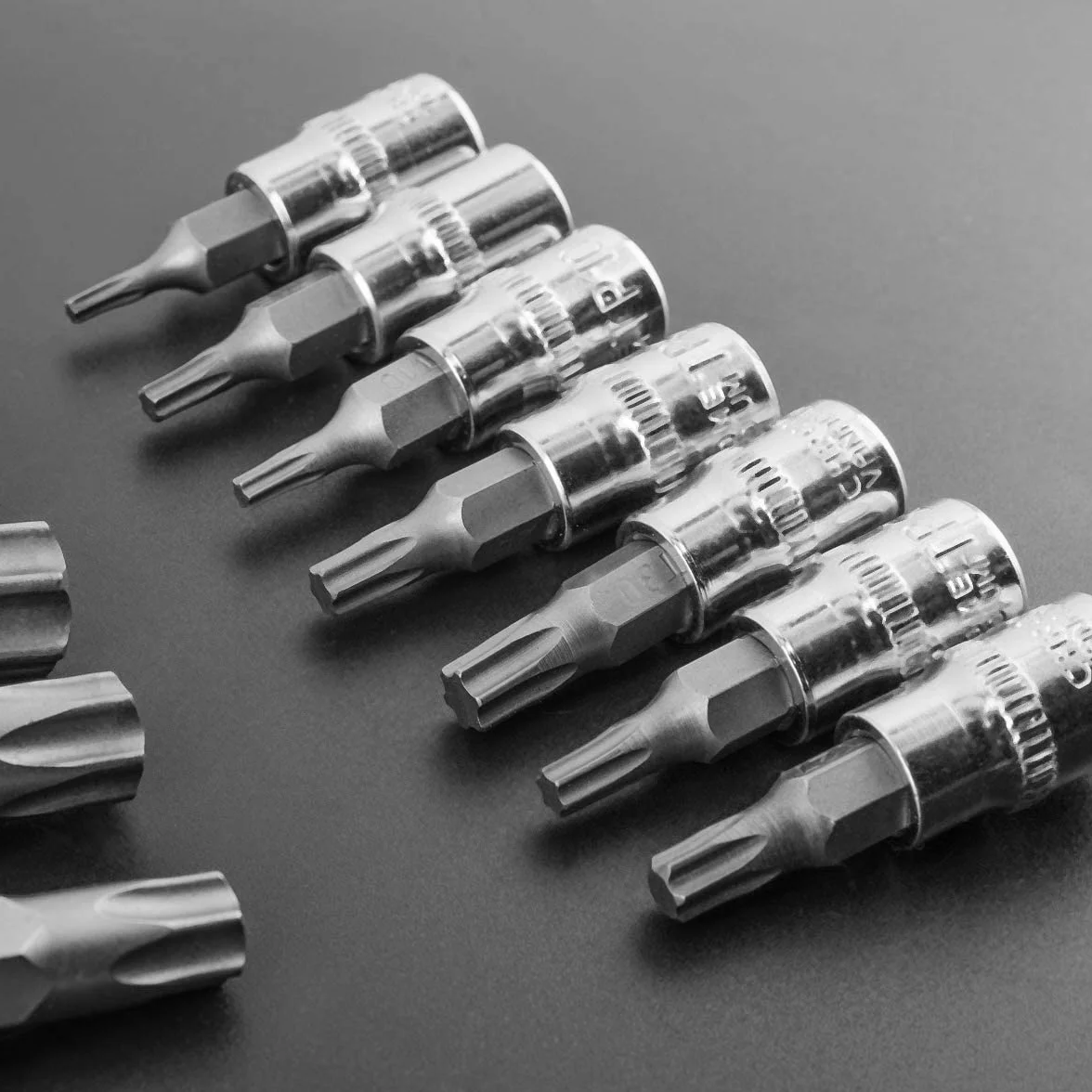 Gunpla 13-częściowy zestaw kluczy nasadowych Torx T10-T70 nasadki nasadowe do wkręcania w samochodach, motocyklach i rowerach