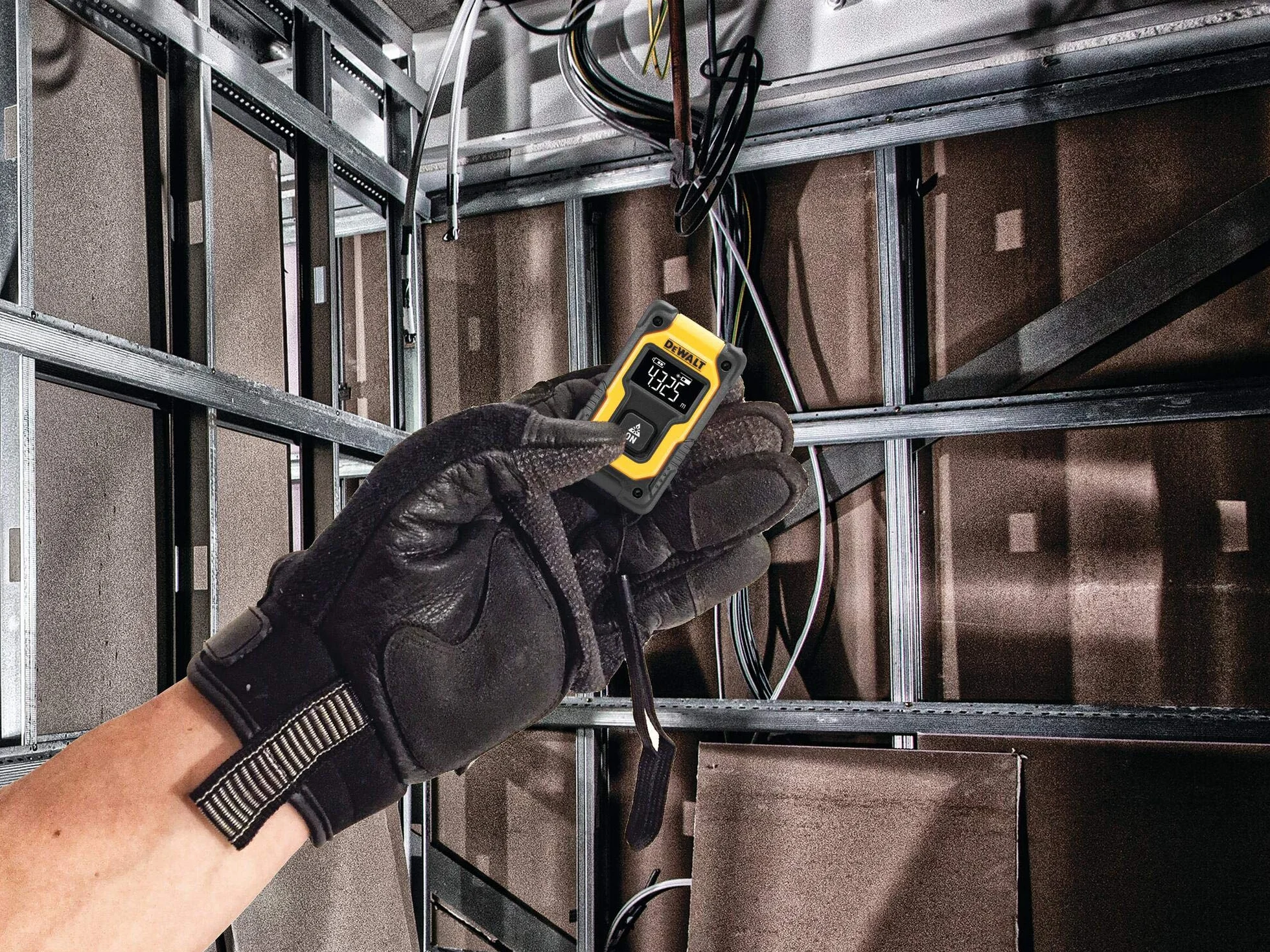 DEWALT laser kieszonkowy o zasięgu 16m. Tylko odległości, wielokolorowy