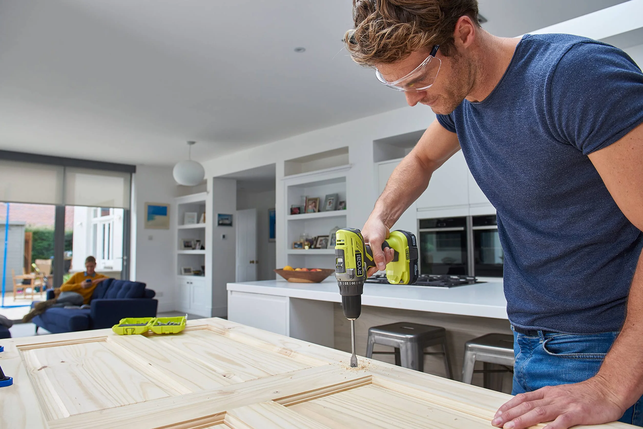 RYOBI Perceuse-visseuse sans fil - 18 V 2 Ah