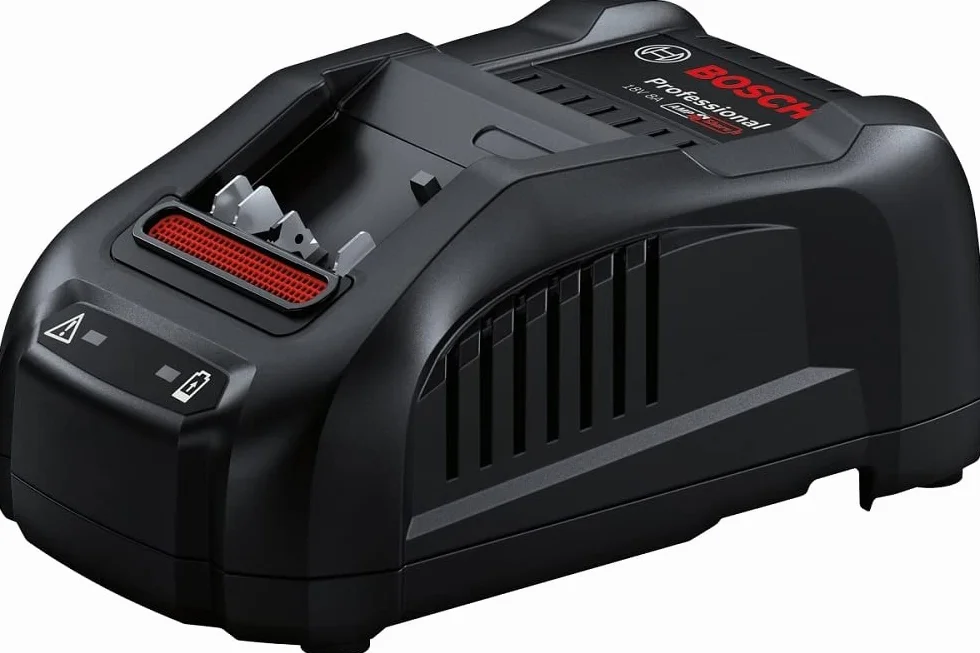 Bosch Professional Zestaw startowy akumulatorów 18 V (2 x akumulator ProCORE18 V 8,0 Ah + szybka ładowarka GAL 1880 CV)
