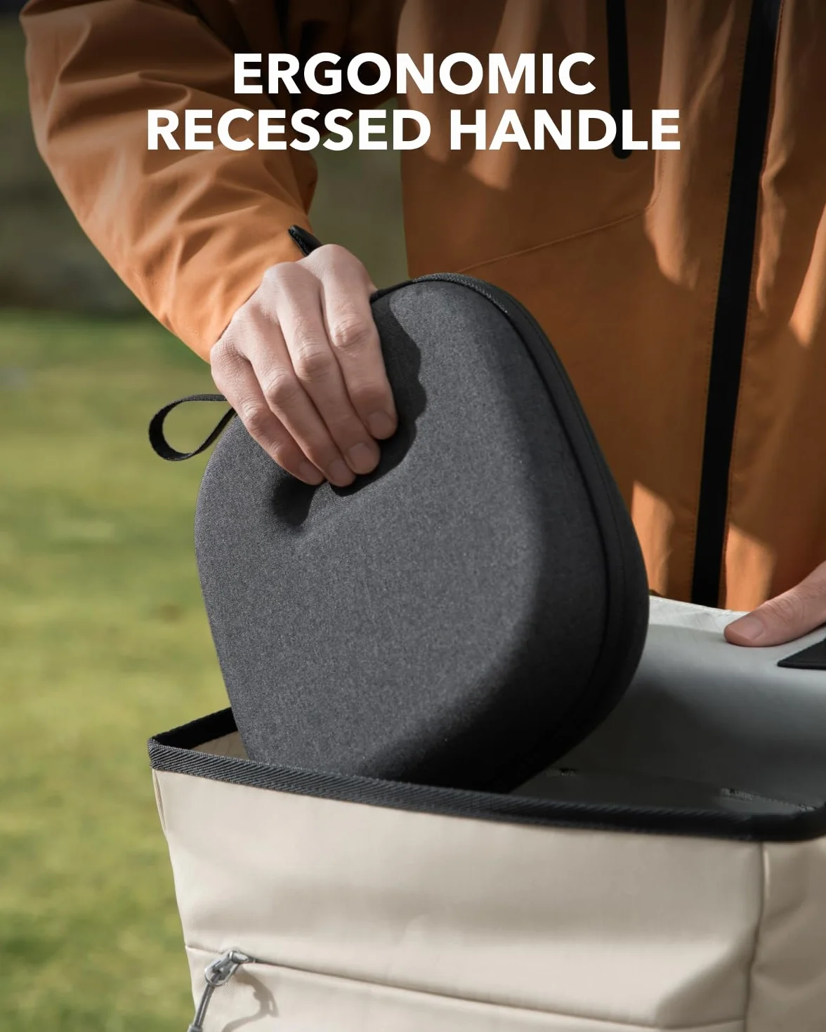 soundcore by Anker, etui na słuchawki, torba na akcesoria do słuchawek soundcore z opaską na głowę, odporna na zarysowania, pyłoszczelna, wstrząsoodporna, odpinana kieszeń, pasek do noszenia (Black)