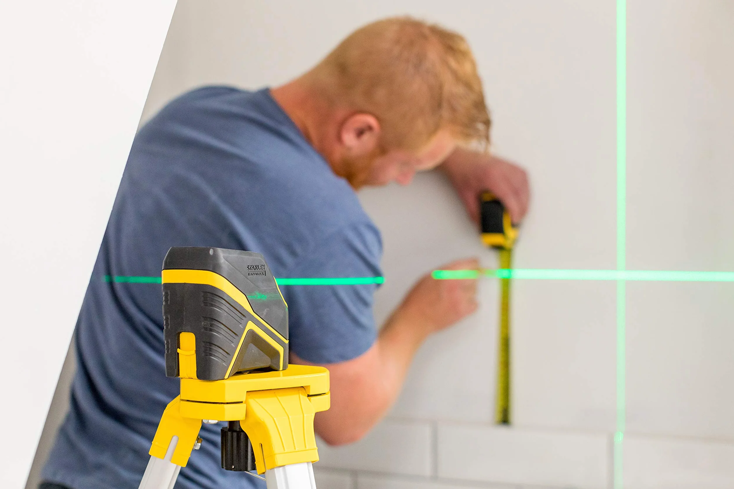 STANLEY Precyzyjny Nivel láser en cruz - zielony. pilas alcalinas dla profesjonalistów i majsterkowiczów do codziennego użytku ergonomiczna konstrukcja