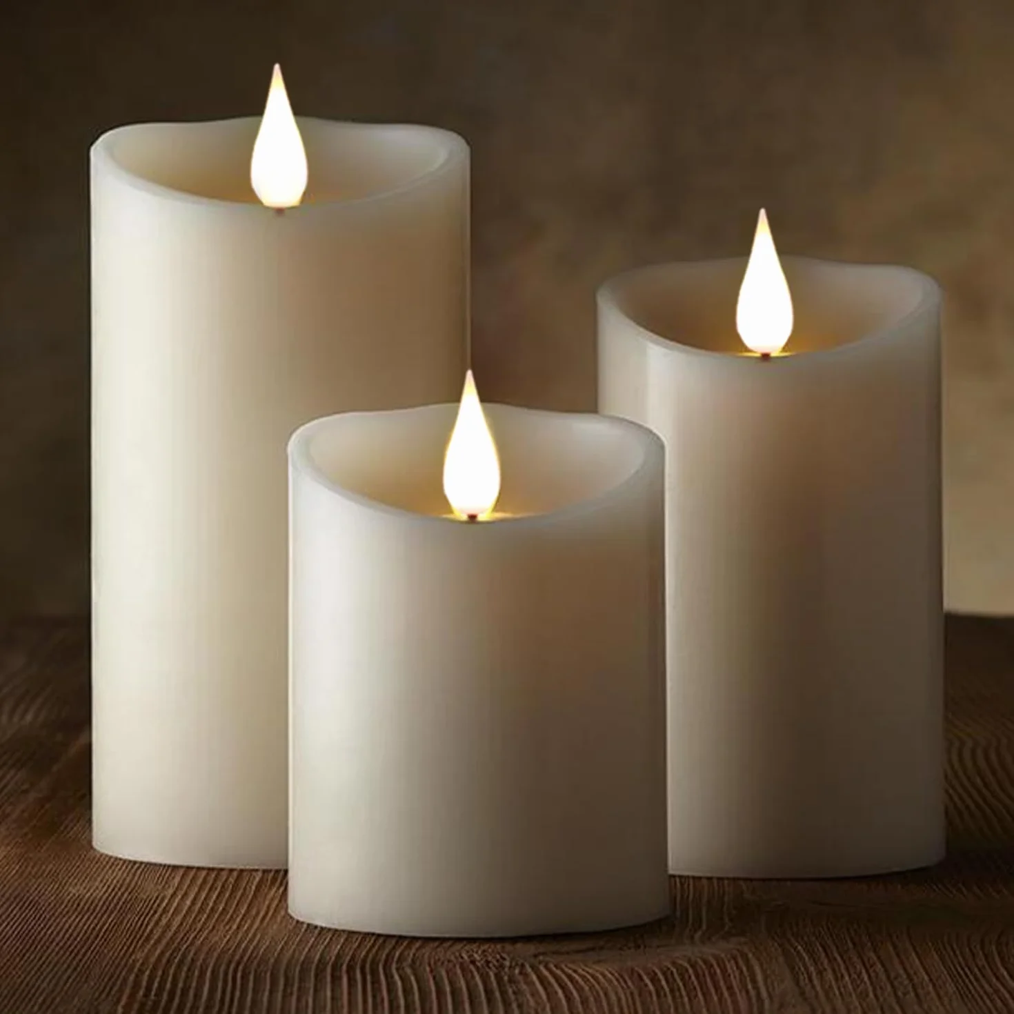 Da by świece LED bez płomienia, bateria na 300 godzin, zestaw 3 świec dekoracyjnych, 10 cm, 12,8 cm, 15,2 cm Migający płomień LED jest wykonany z naturalnego wosku w kolorze kości słoniowej.