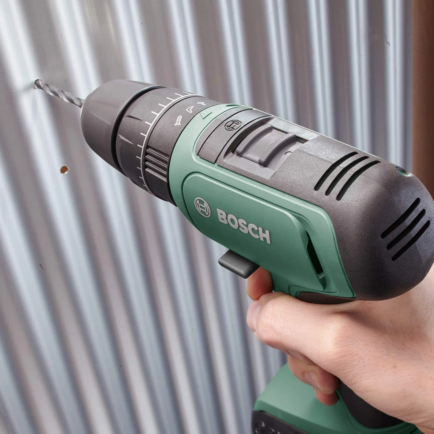 Bosch Akumulatorowa wiertarka Combi UniversalImpact 18 (bez baterii, system 18 V, w opakowaniu kartonowym)