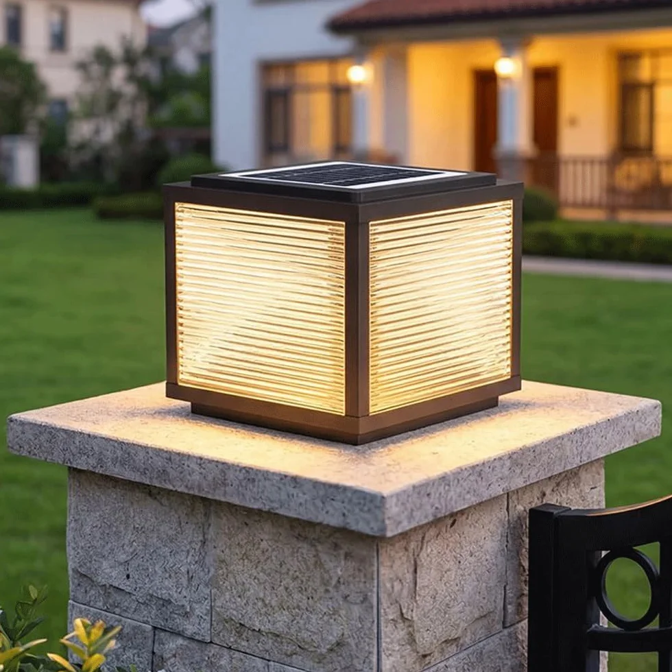 Solarne lampy słupkowe na zewnątrz, wodoodporna lampa słupkowa do kolumny ogrodzeniowej, automatyczne włączanie/wyłączanie, trwałe zewnętrzne oświetlenie molo na podwórko, ścieżkę, taras, do ogrodu