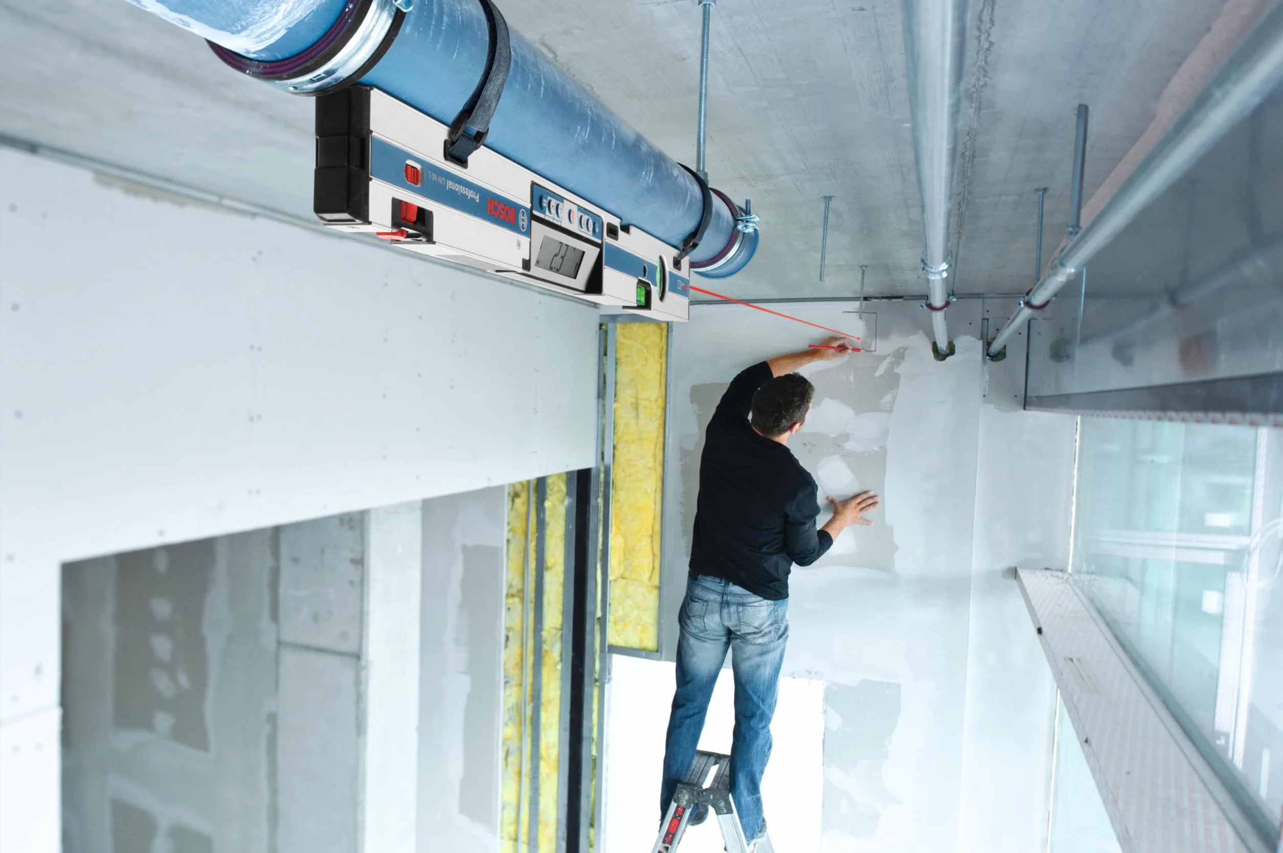 Bosch Professional Cyfrowy miernik nachylenia GIM 60 L (laserowa precyzja, zakres pomiaru: 0–360°, długość: 60 cm)