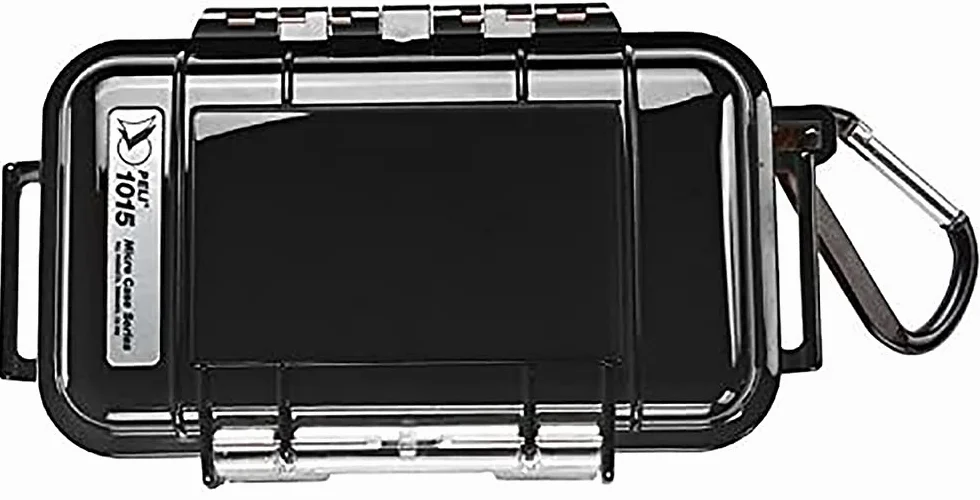 PELI 1015 Wodoodporna skrzynia Micro Case do ochrony niewielkich urządzeń używanych podczas aktywności na zewnątrz, wodoszczelna (IP67), pojemność 0,1 l, wyprodukowana w USA, czarna/czarna wkładka
