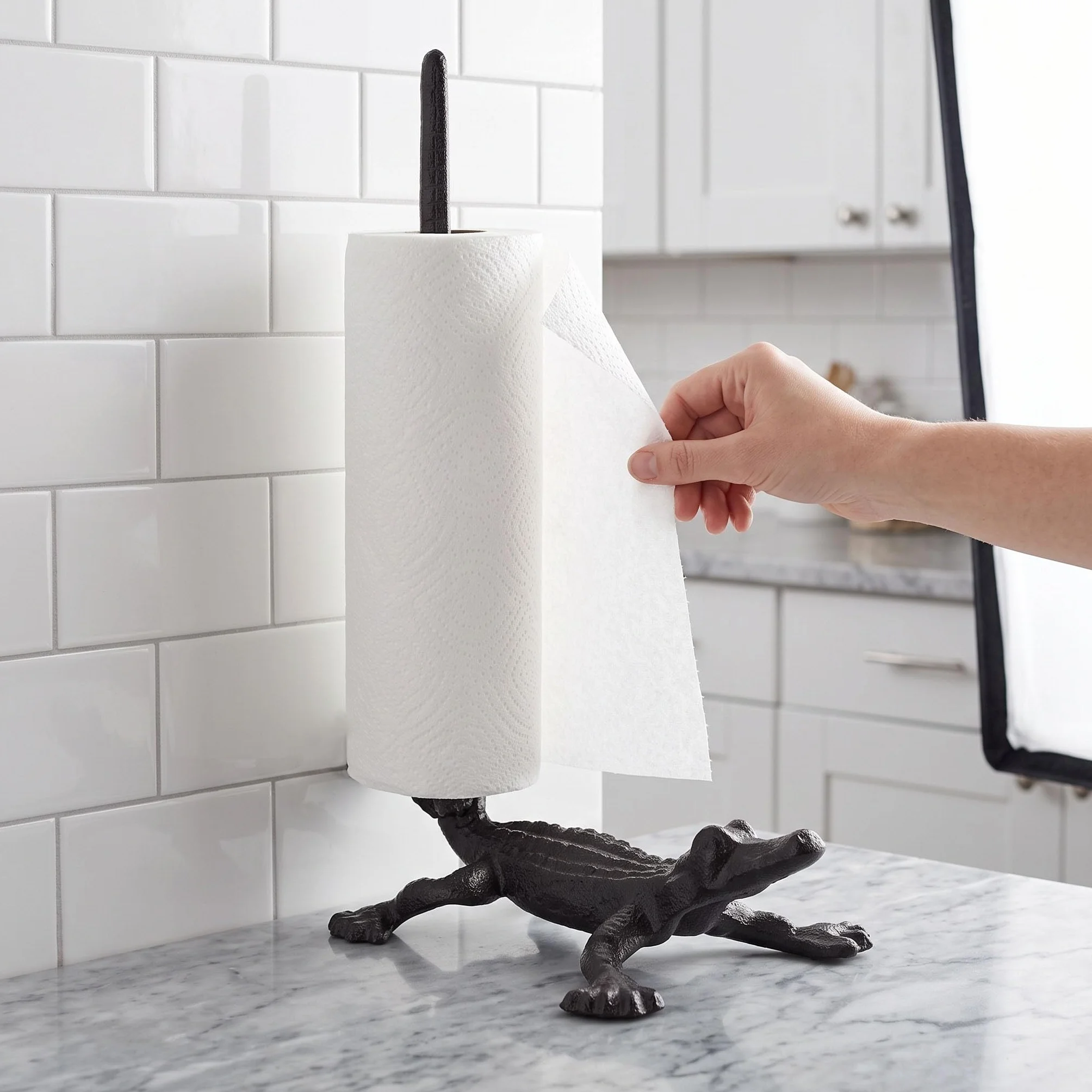 SOLUSTRE Żeliwny uchwyt na papier toaletowy w kształcie krokodyla, stojak na papier toaletowy w kształcie zwierzęcia, 11-calowy wolnostojący żeliwny uchwyt na chusteczki, dozownik ręczników do