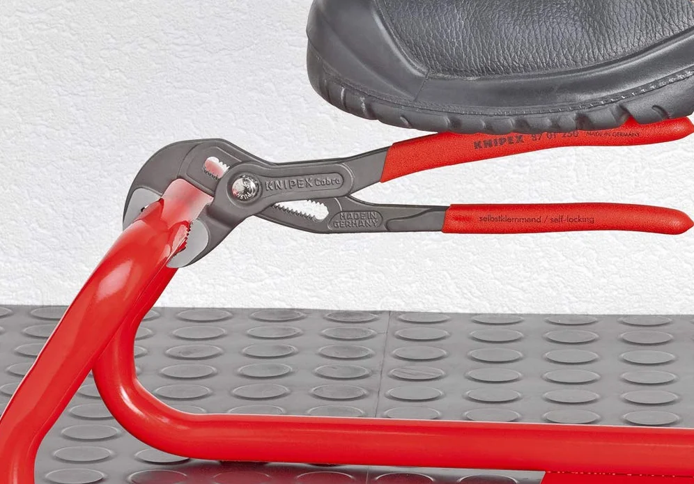 KNIPEX Cobra Szczypce nastawne do rur nowej generacji chromowany z wąskimi, wielokomponentowymi nasadkami 250 mm, 87 05 250
