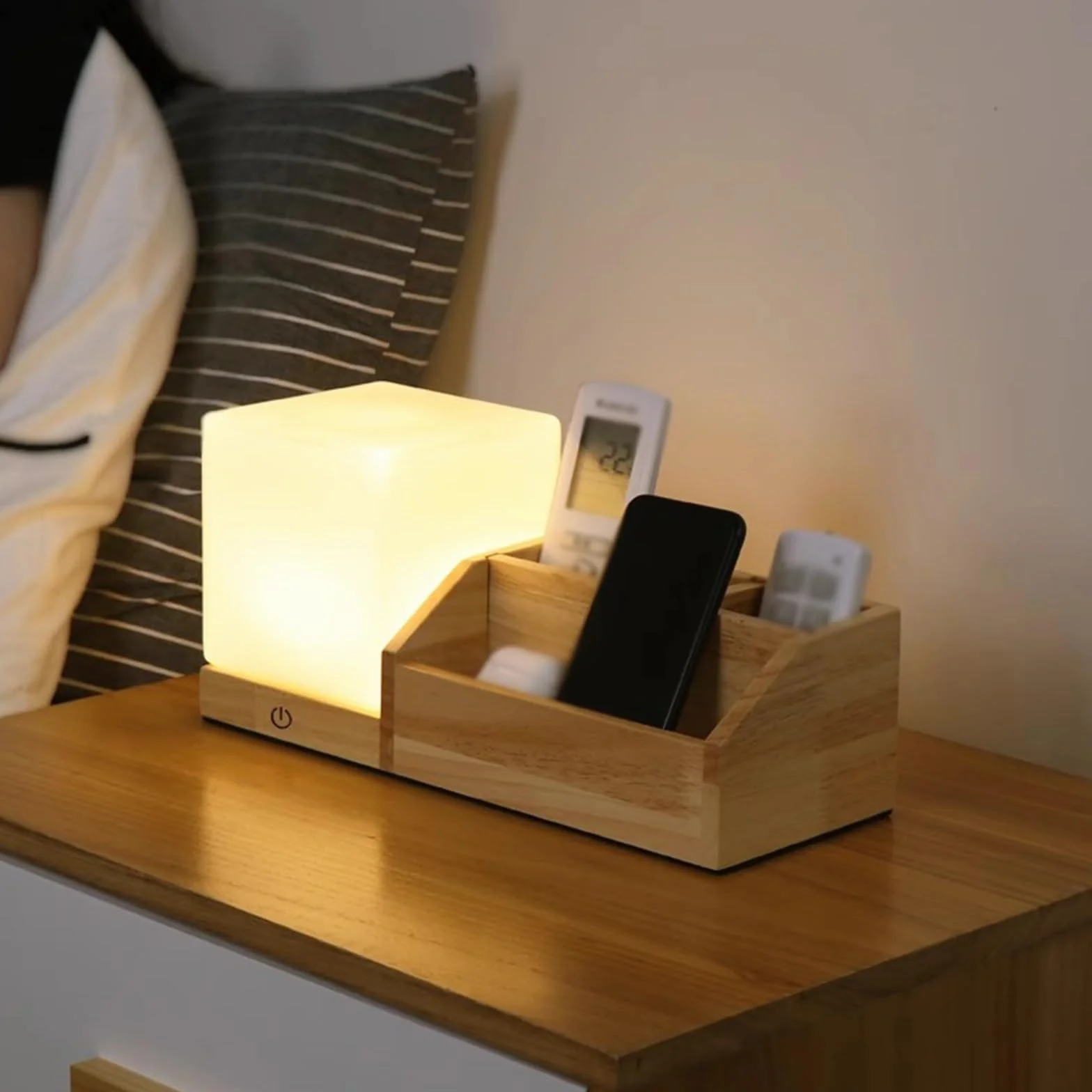 Lampki nocne Lampa stołowa Lampka nocna Lampka nocna Sypialnia Łatwe ładowanie Pilot zdalnego sterowania Wielofunkcyjne przechowywanie Drewniana szafka nocna w akademiku