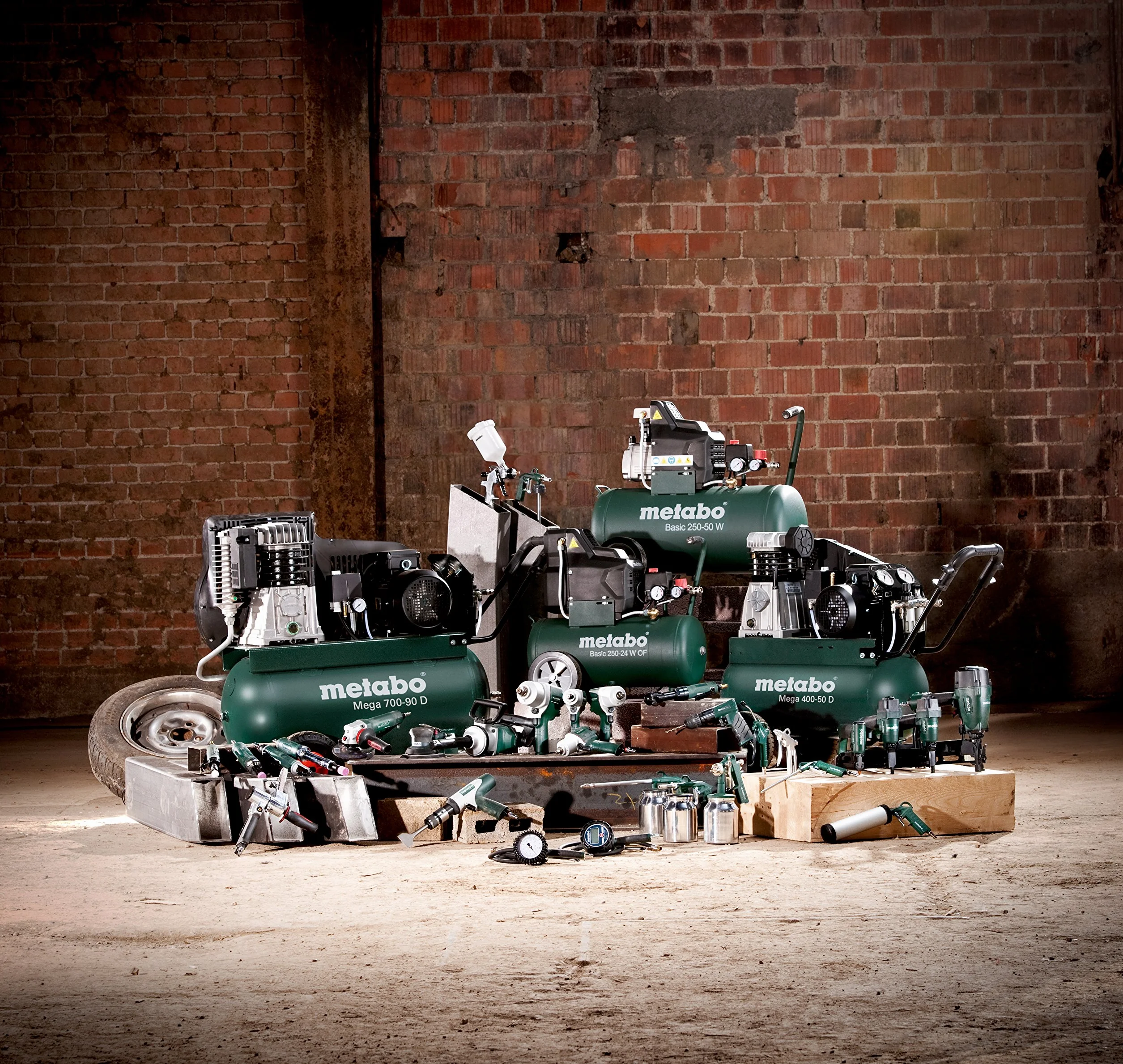 Metabo kompresor Basic 250-24 W OF – 601532000 – Kompresor z mocnym silnikiem i zbiornikiem o pojemności 24 l – Długość kabla 1,5 m