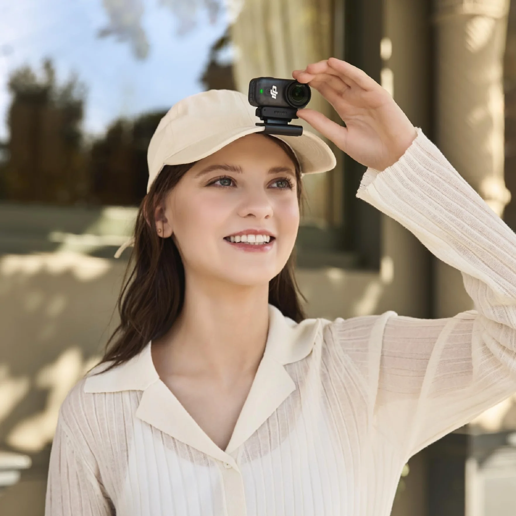 DJI Osmo Nano Standard Combo (64 GB) – mała kamera do tworzenia vlogów o rozdzielczości 4K, nagrywaniem przez 200 minut, szybkim transferem treści, kamerą POV 4K do sportów i tworzenia vlogów