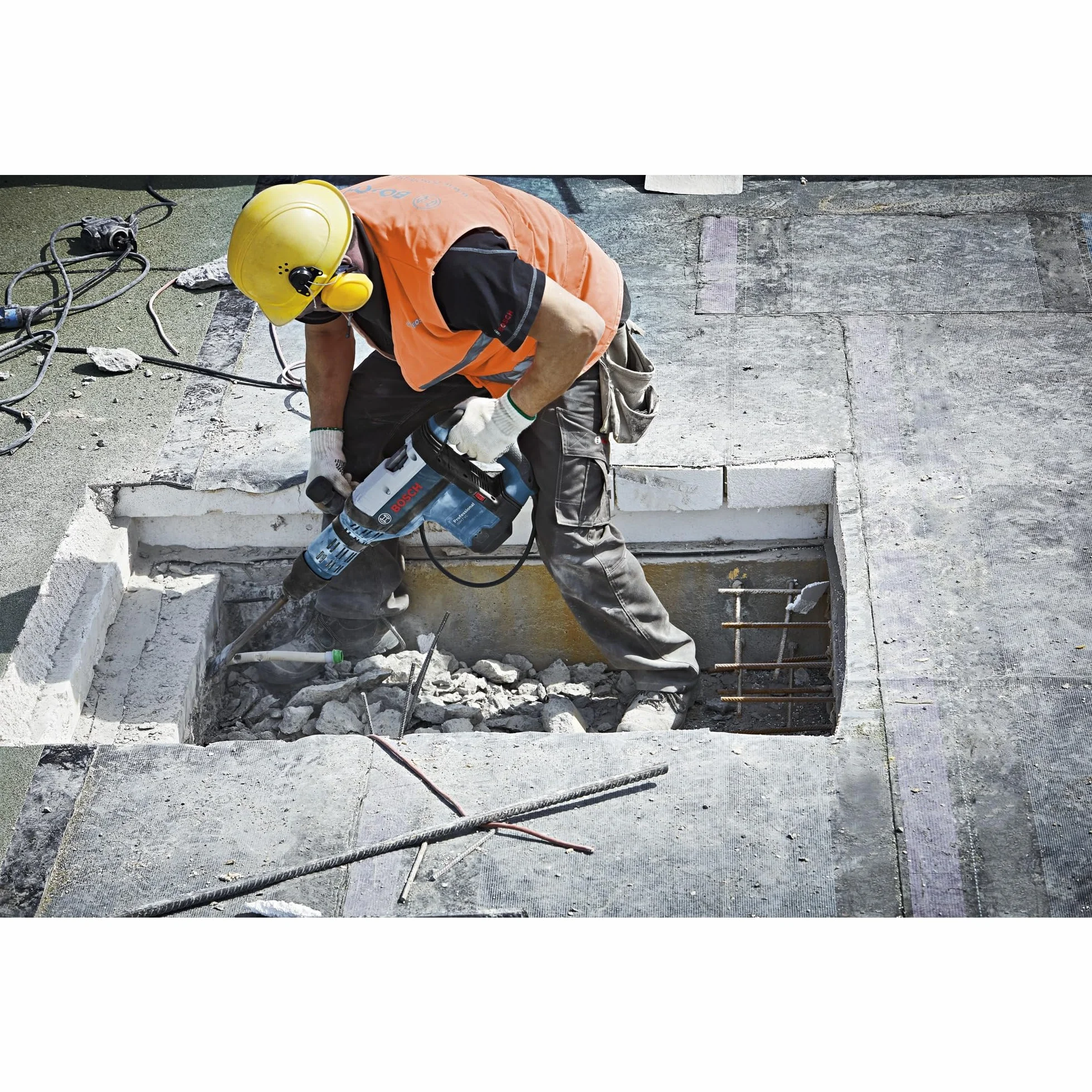Bosch Professional: młot udarowy GSH 7 VC (rękojeść dodatkowa, szpicak, smar w tubie, walizka)