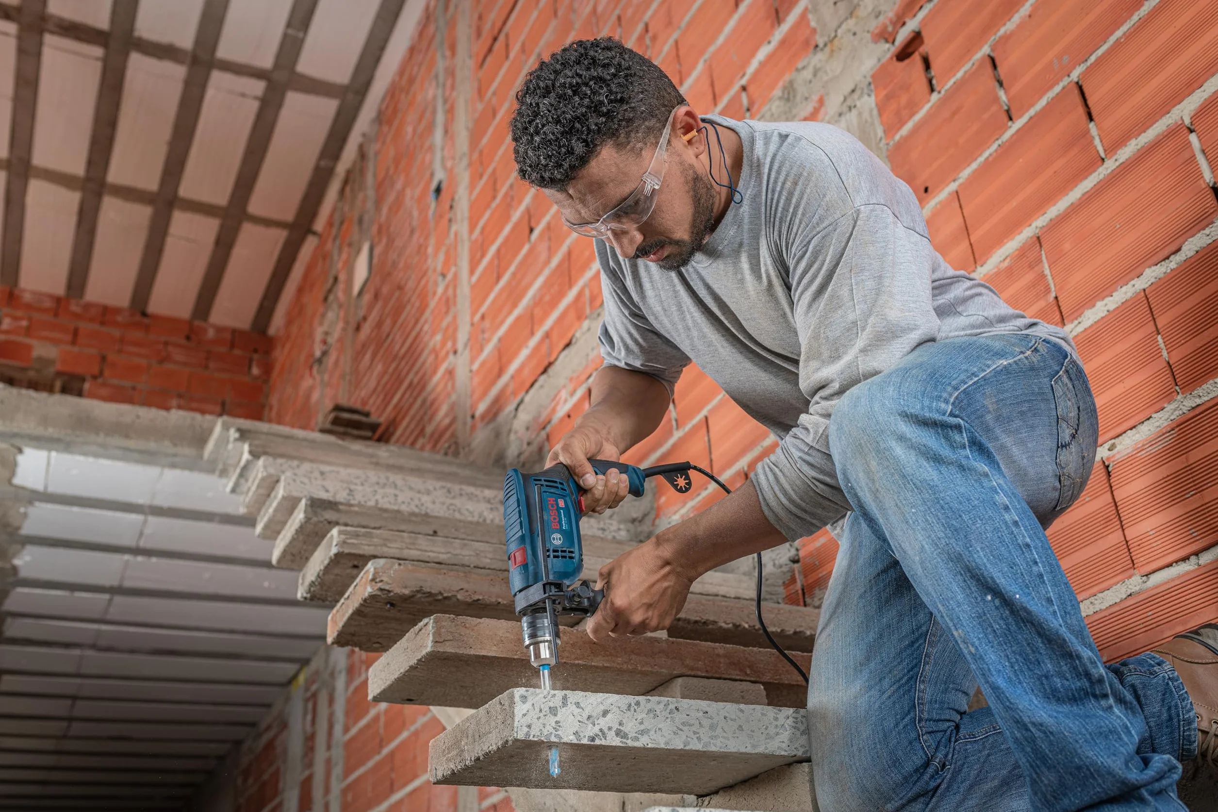 Bosch Professional: wiertarka udarowa GSB 13 RE (600 W, ogranicznik głębokości 210 mm, szybkozaciskowy uchwyt wiertarski 13 mm)