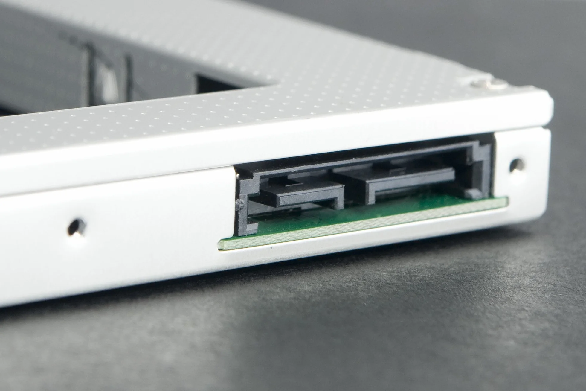 DIGITUS Ramka montażowa SSD/HDD 2,5", SATA do SATA III, 9,5 mm, 6 Gbit/s