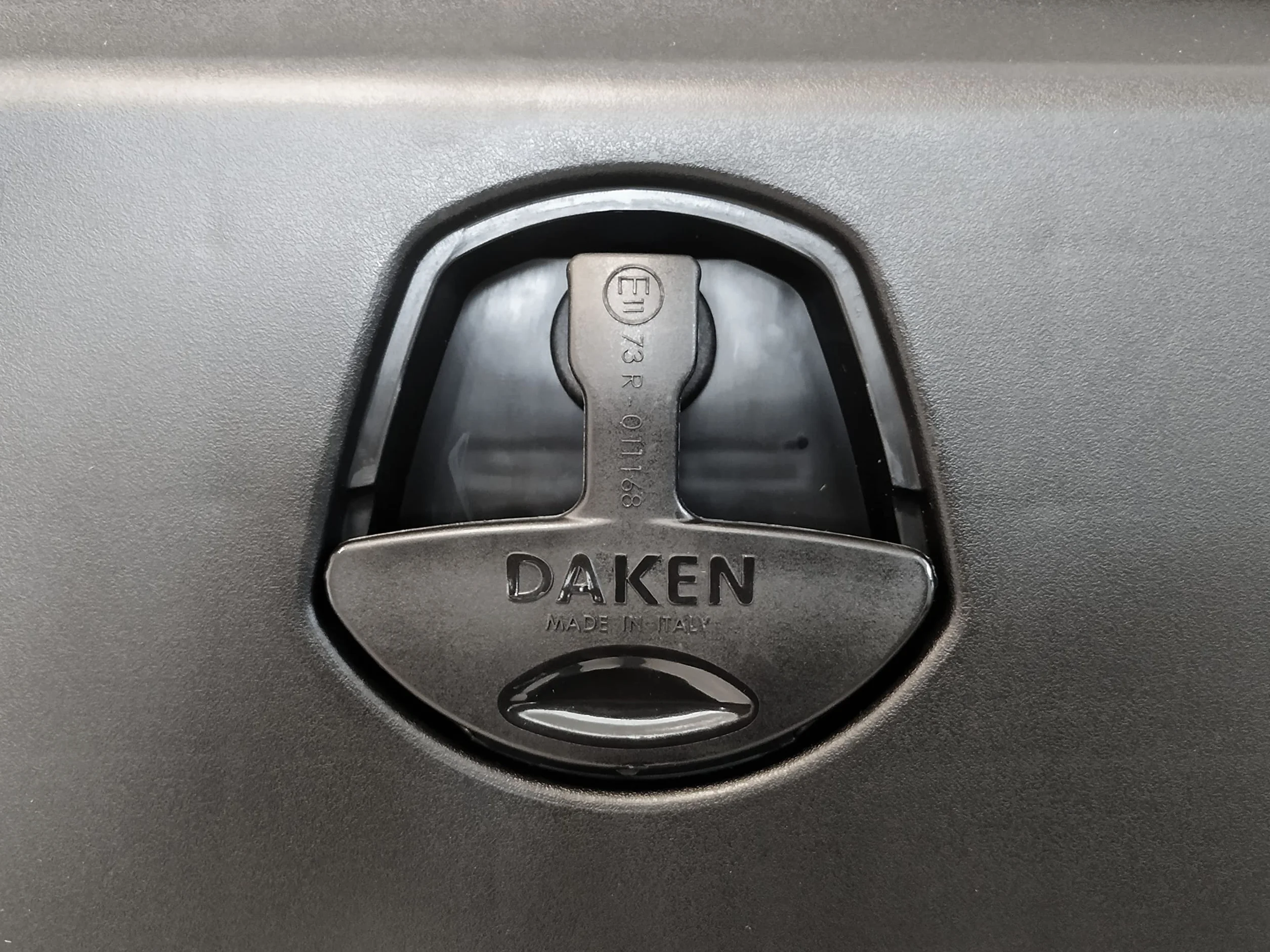 DAKEN Just 750 - skrzynka narzędziowa do ciężarówki, 750 x 350 x 450 mm, 75 l