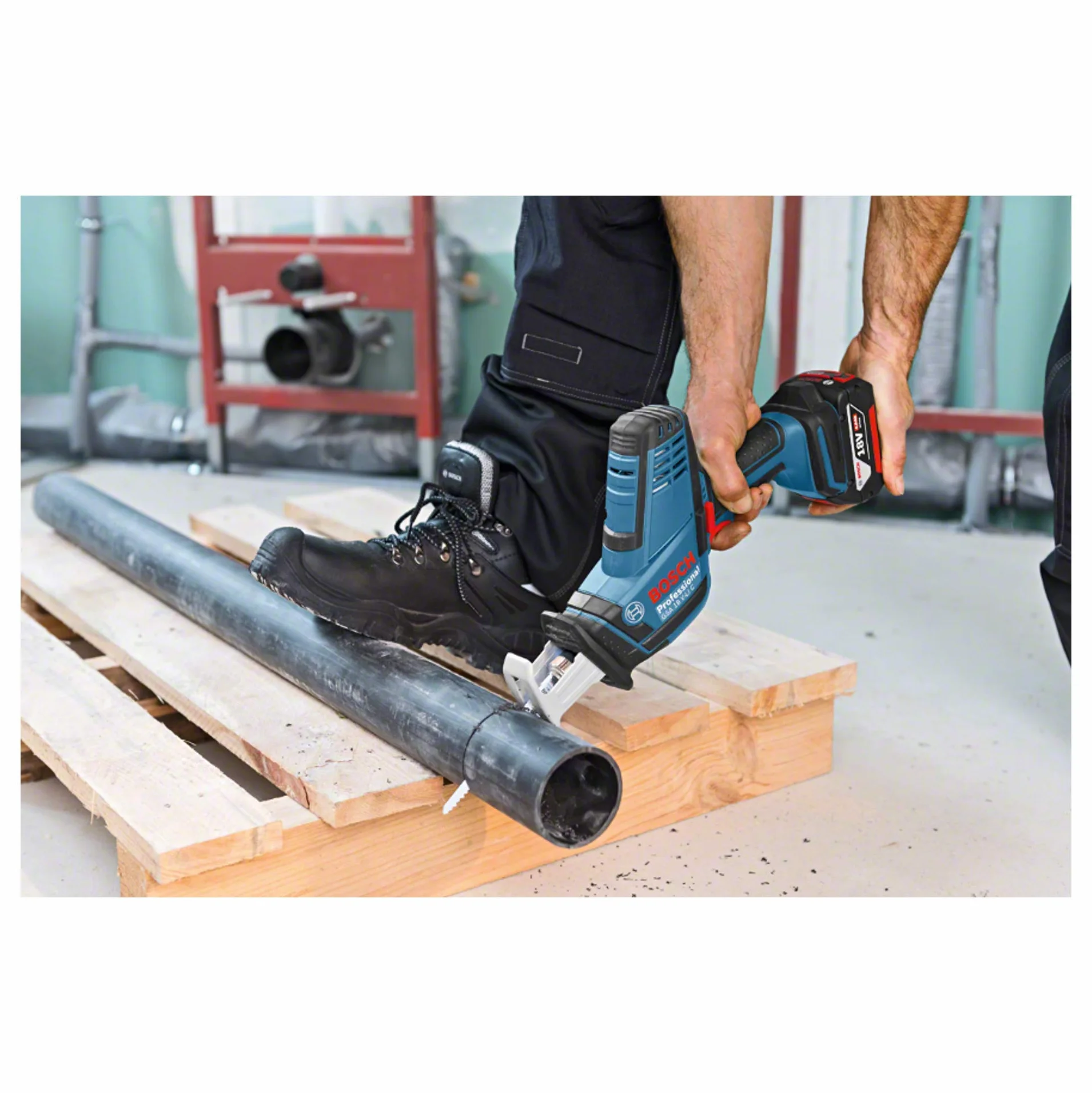 Bosch Professional GSA 18V-LI C akumulatorowa piła szablasta 18V L-BOXX