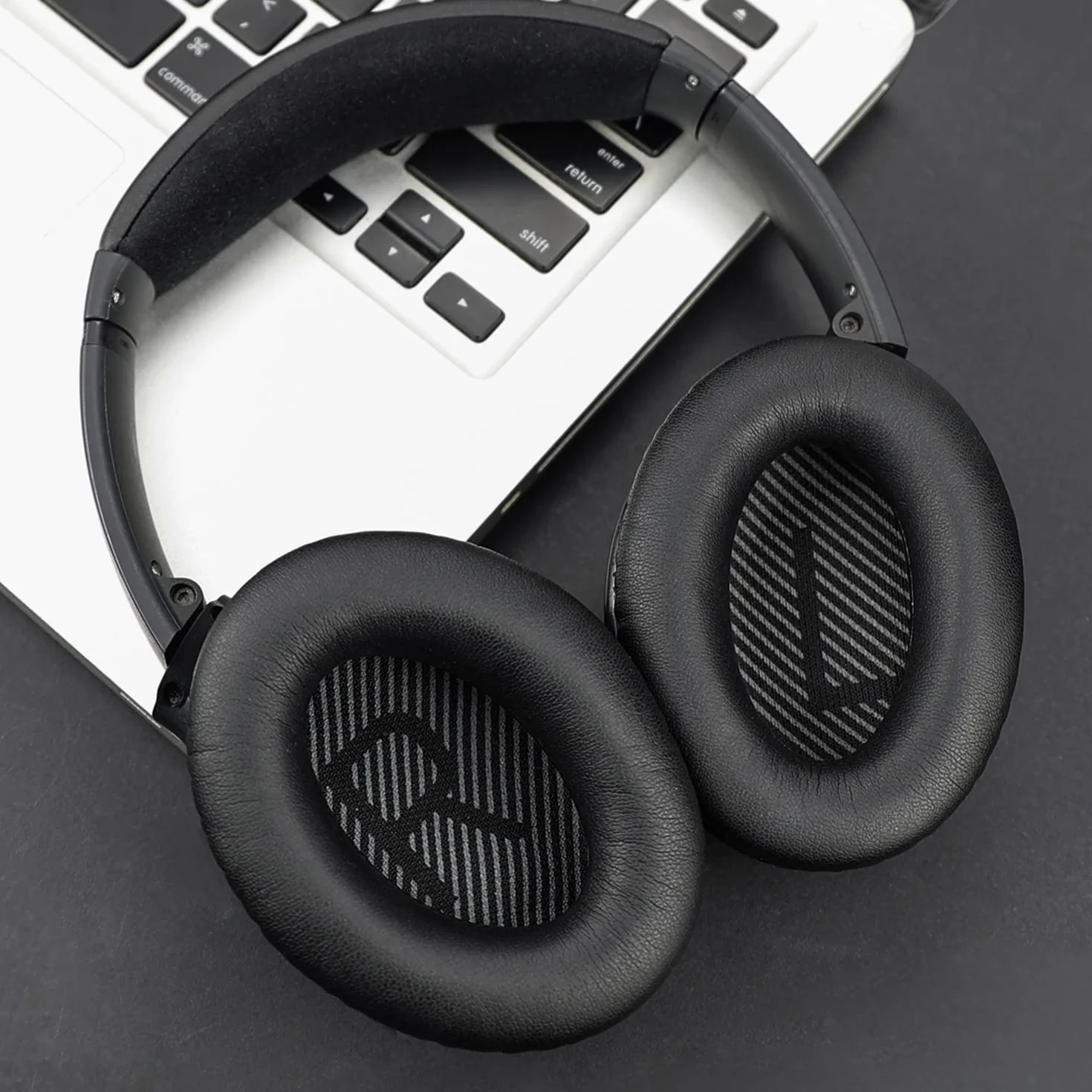 SoloWIT® wymienne poduszki nausznik do Bose QuietComfort 35 (QC35) i Quiet Comfort 35 II (QC35 II) słuchawki bezprzewodowe (Czarny)