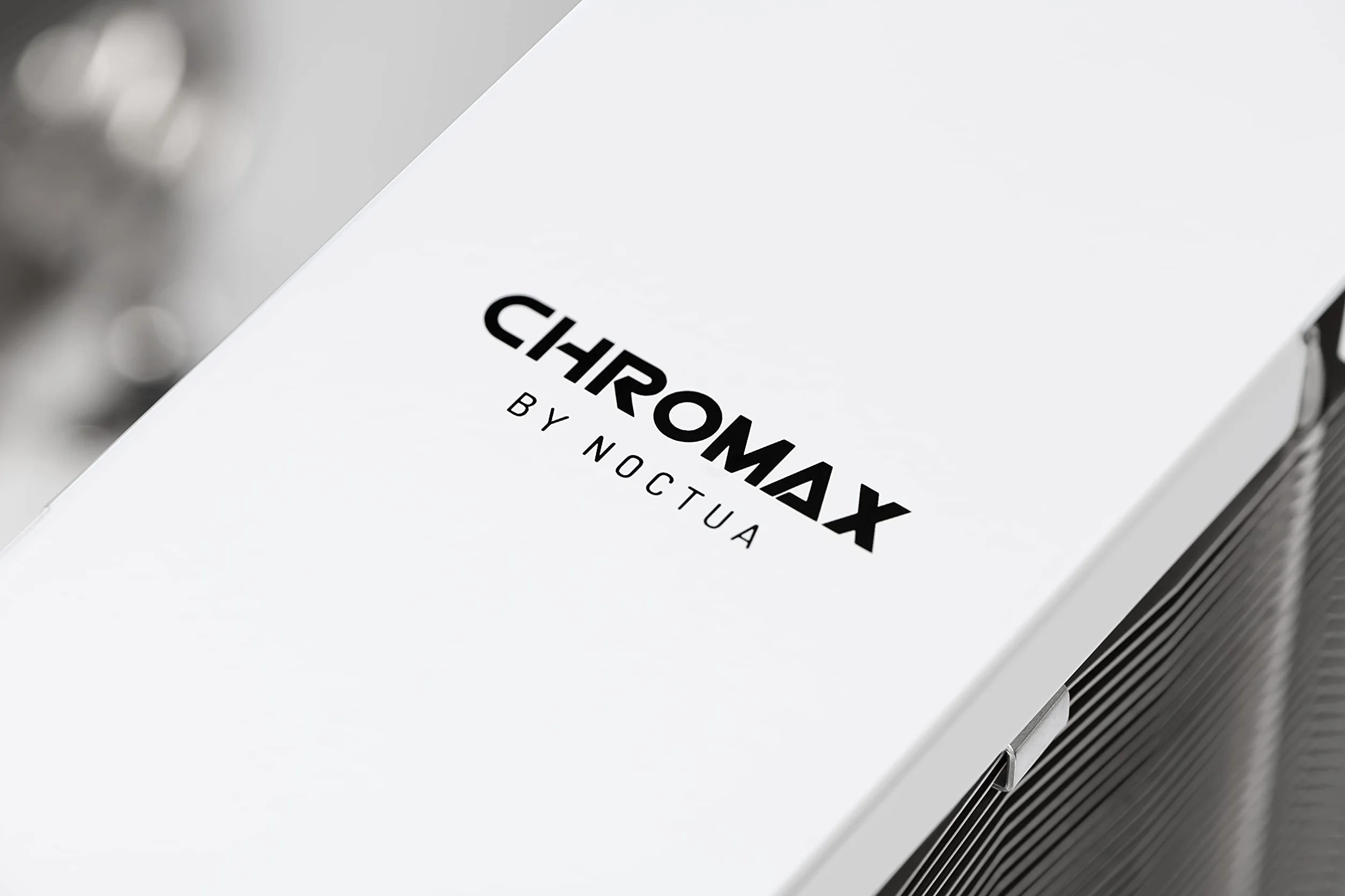 Noctua NA-HC8 chromax.white Pokrywa Radiatora dla NH-U12A Biały