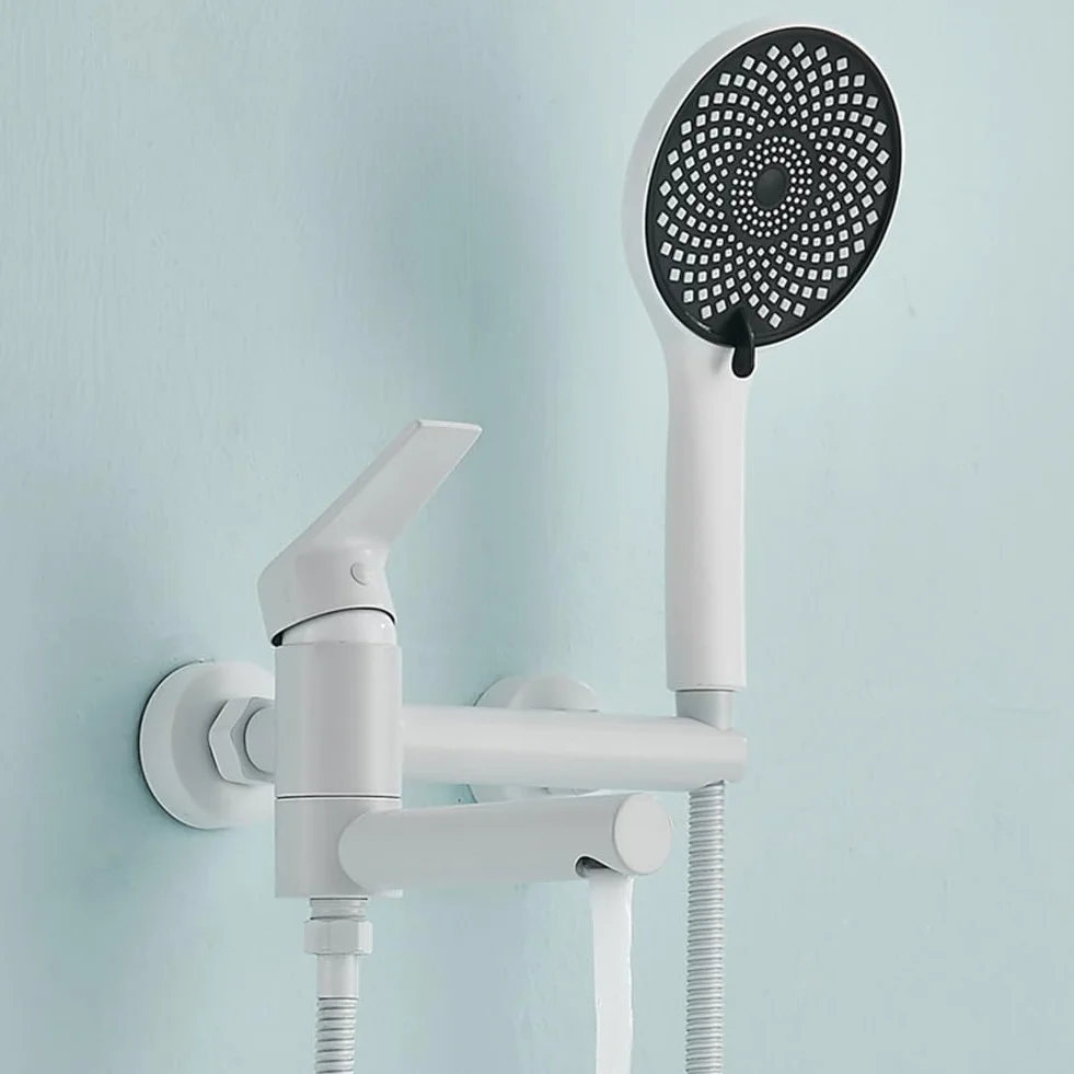 Mosiężny pojedynczy uchwyt bateria wannowa z 3 funkcjami montowany na ścianie bateria prysznicowa ręczna głowica prysznicowa 150 cm wąż nowoczesna armatura łazienkowa do stylowych pryszniców.