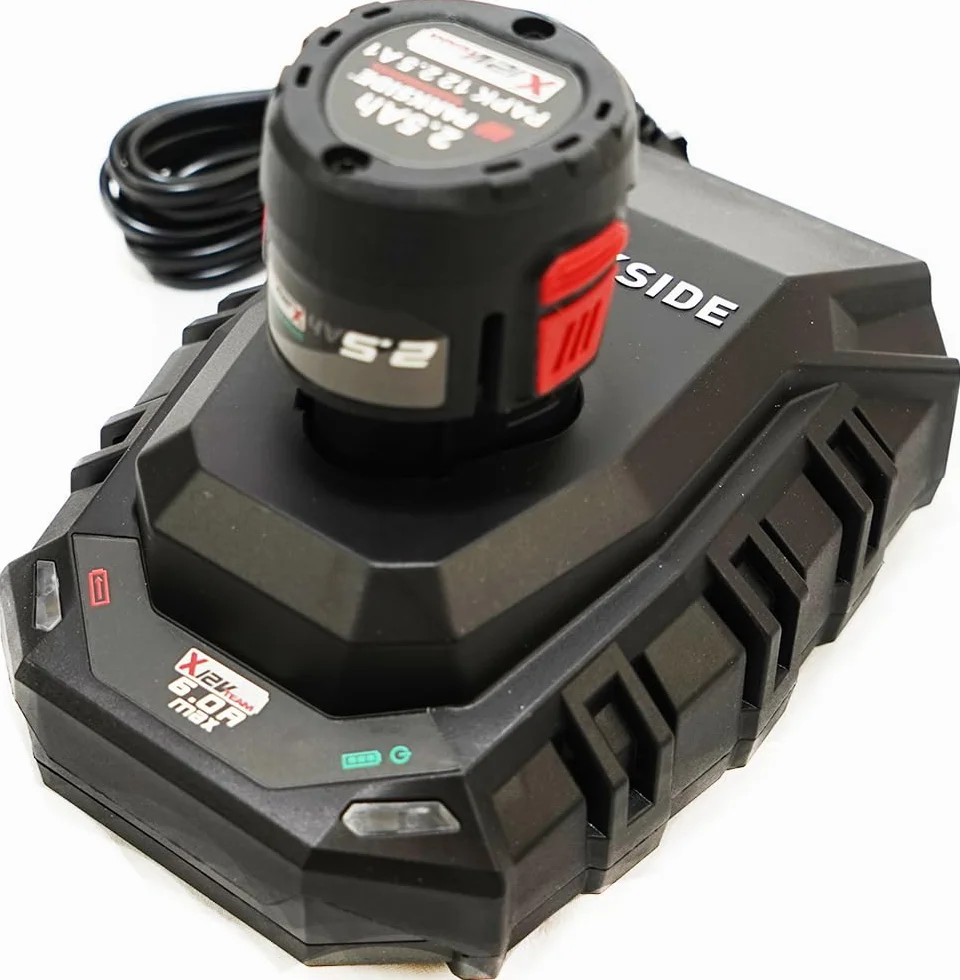 Parkside Performance Set – składający się z akumulatora 12 V 2,5 Ah PAPK 12 2,5 A1 i ładowarki PLGK 12 6.0 A1 - Parkside X12V Team