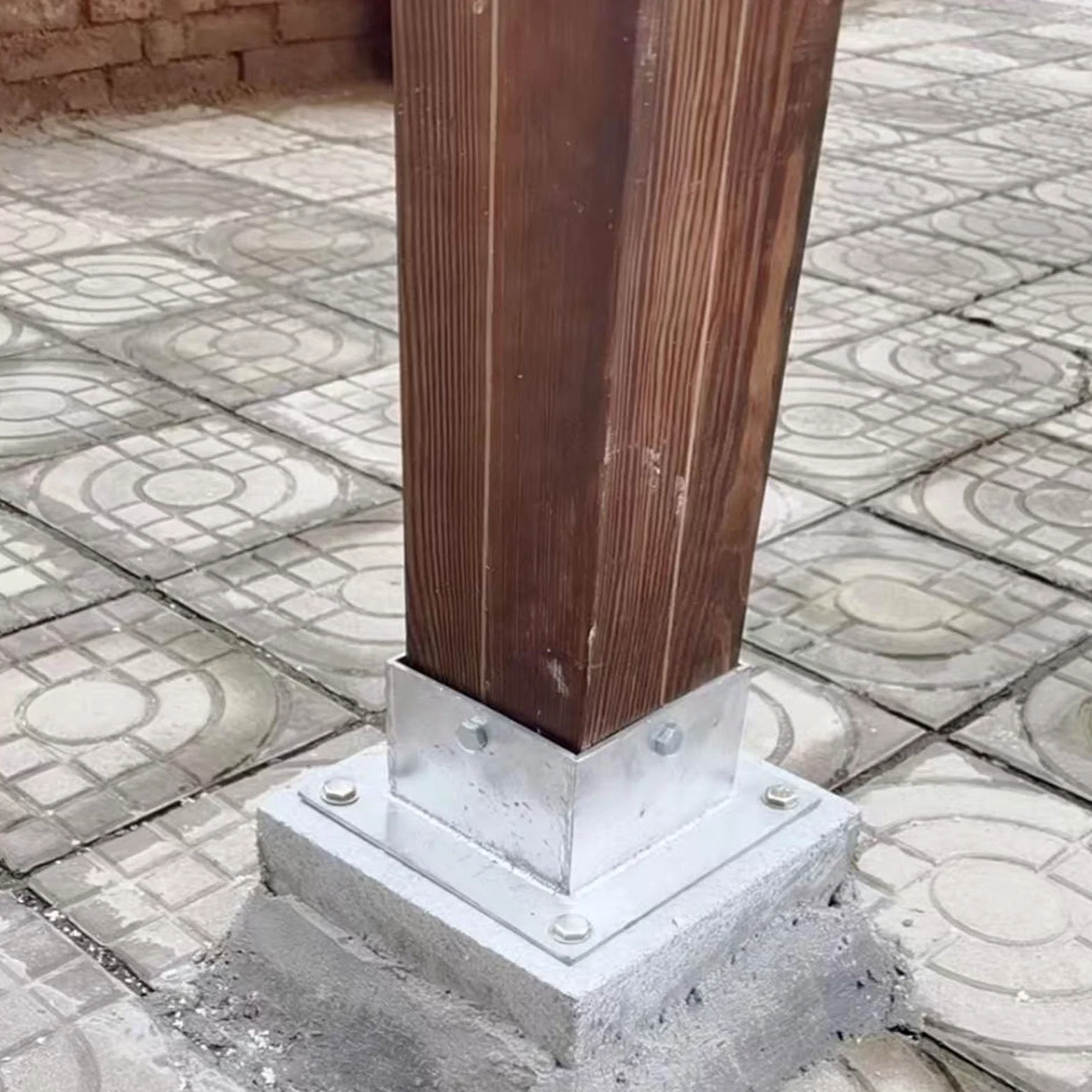 Wytrzymała drewniana podstawa kotwicy, pergola, wspornik kolumny, przykręcany wspornik do mocnego ogrodzenia i budowy pawilonu, sprzęt zewnętrzny