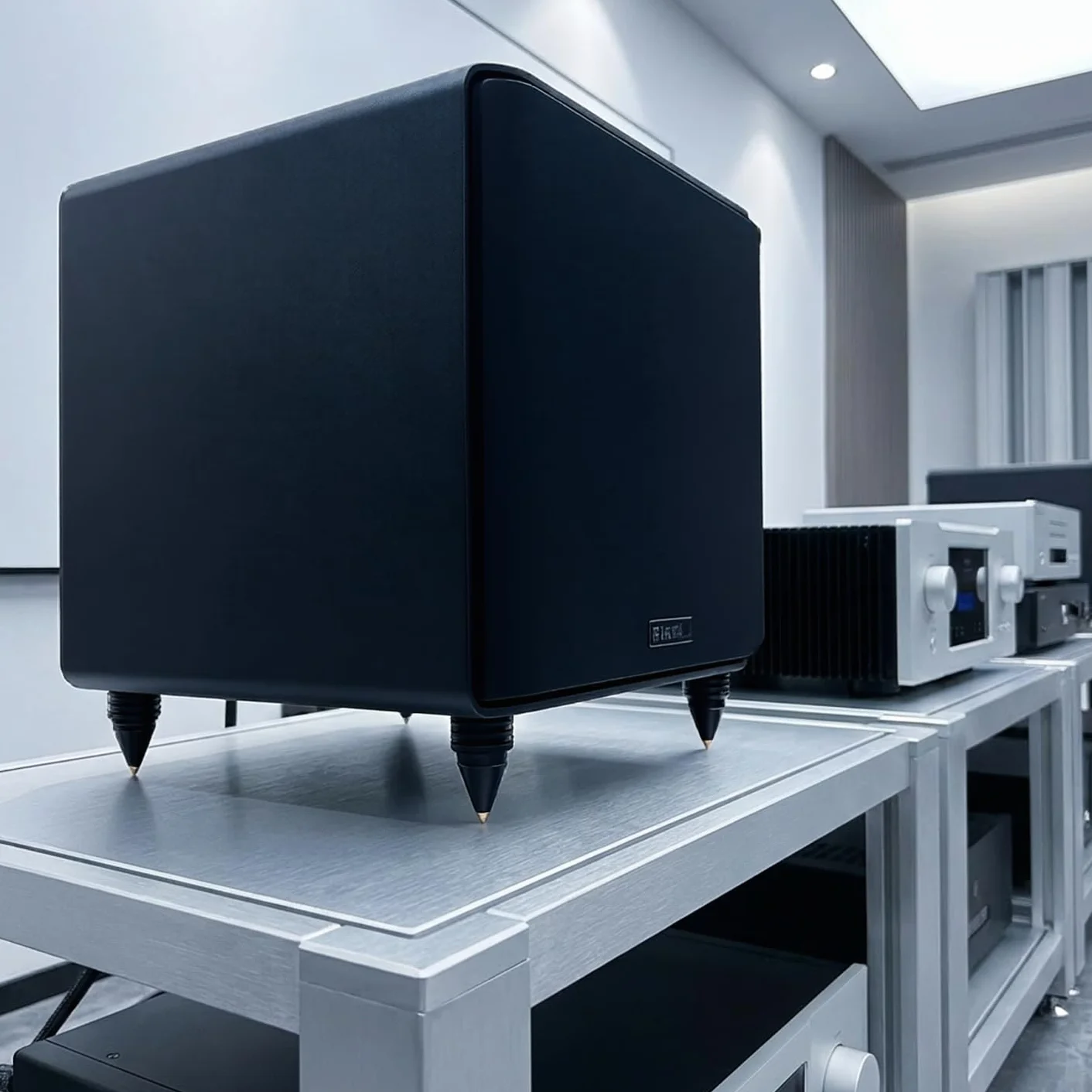 Kolce głośnikowe M6 20 mm 34 mm czarne aluminium mosiężną końcówką zestaw 4 szt. nóżki izolacyjne CNC do głośników HiFi