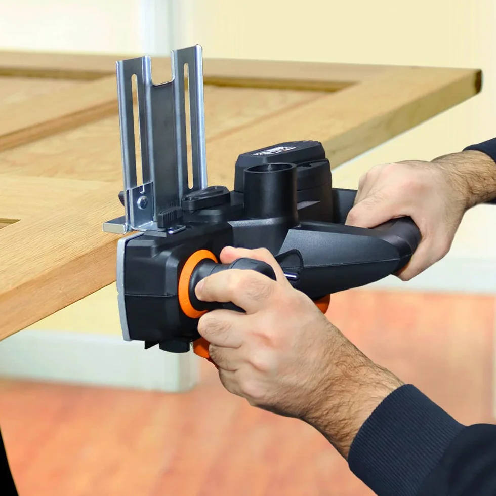 WORX WX615 – wydajny strug elektryczny o mocy 750 W – szerokość robocza 82 mm – wysokiej jakości ostrza HSS – szerokość szczotki 82 mm – głębokość przejścia do 3 mm