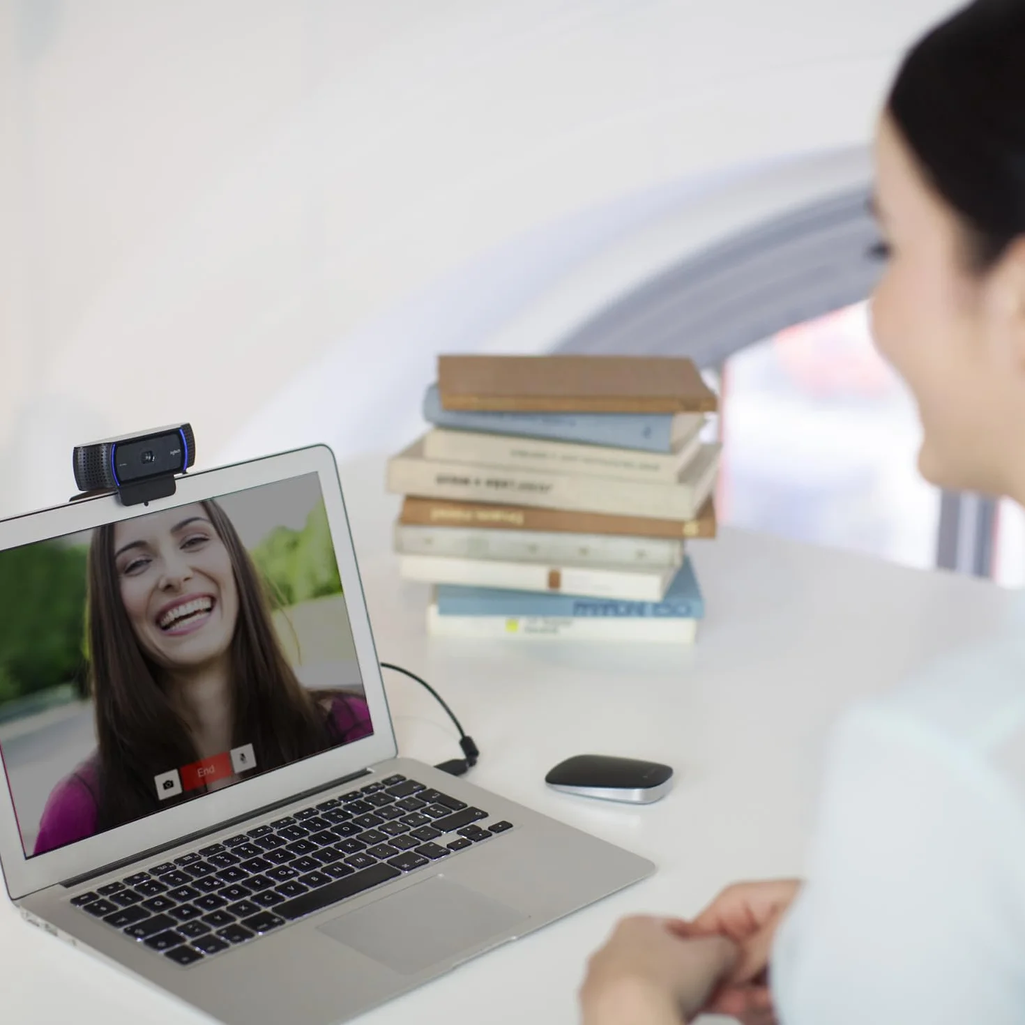 Logitech Full HD Pro C920 kamera internetowa, panoramiczne wideorozmowy i nagrywanie 1080p HD, automatyczna korekcja światła, mikrofony z redukcją szumów, stworzona do spotkań streamingu - Czarny