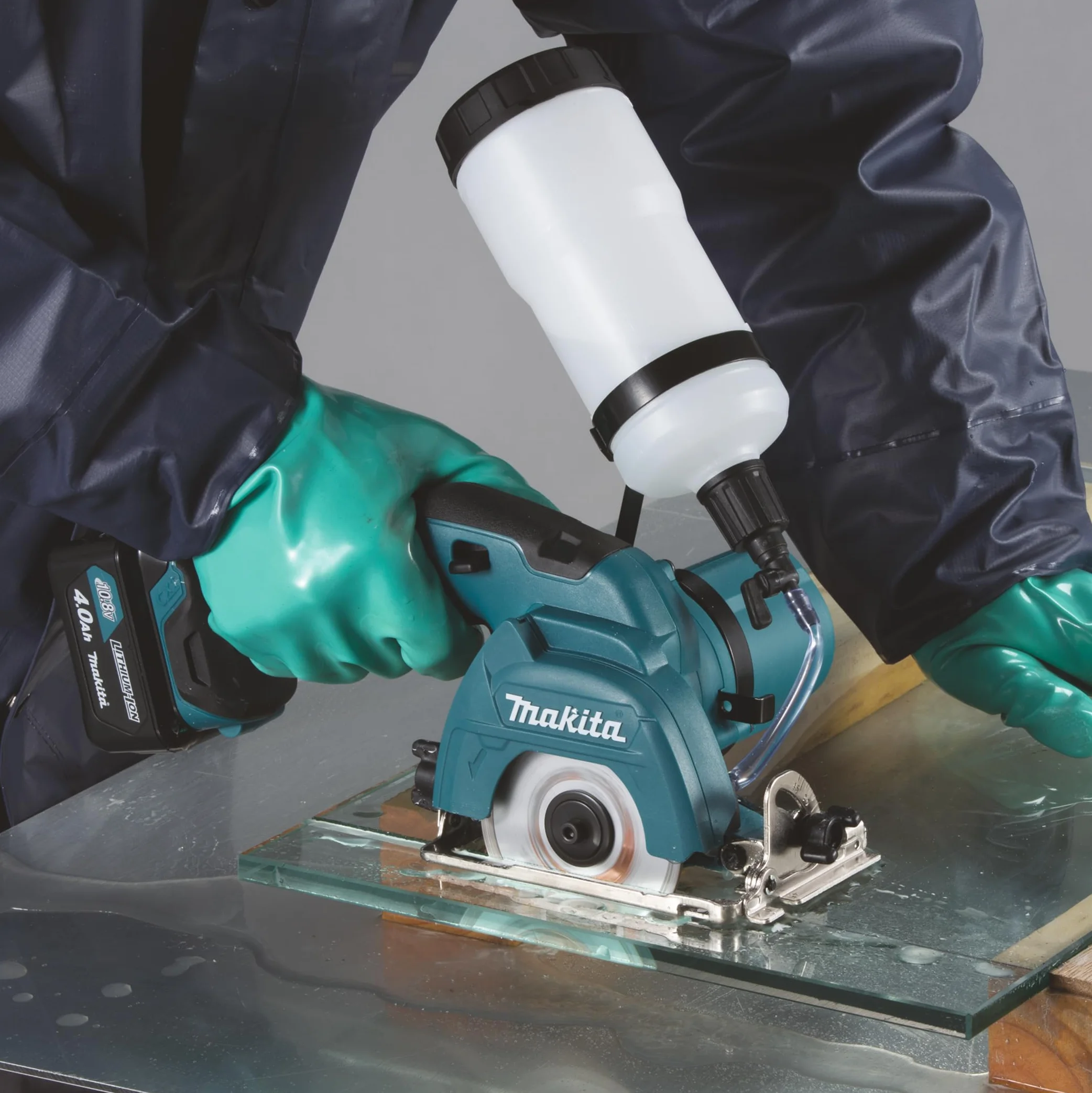 Makita CC301DZ Akumulatora Przecinarka Tarczowa, 18 W, 12 V, Niebieski, 32.8 x 21.5 x 19.2 cm; 1.63 kg