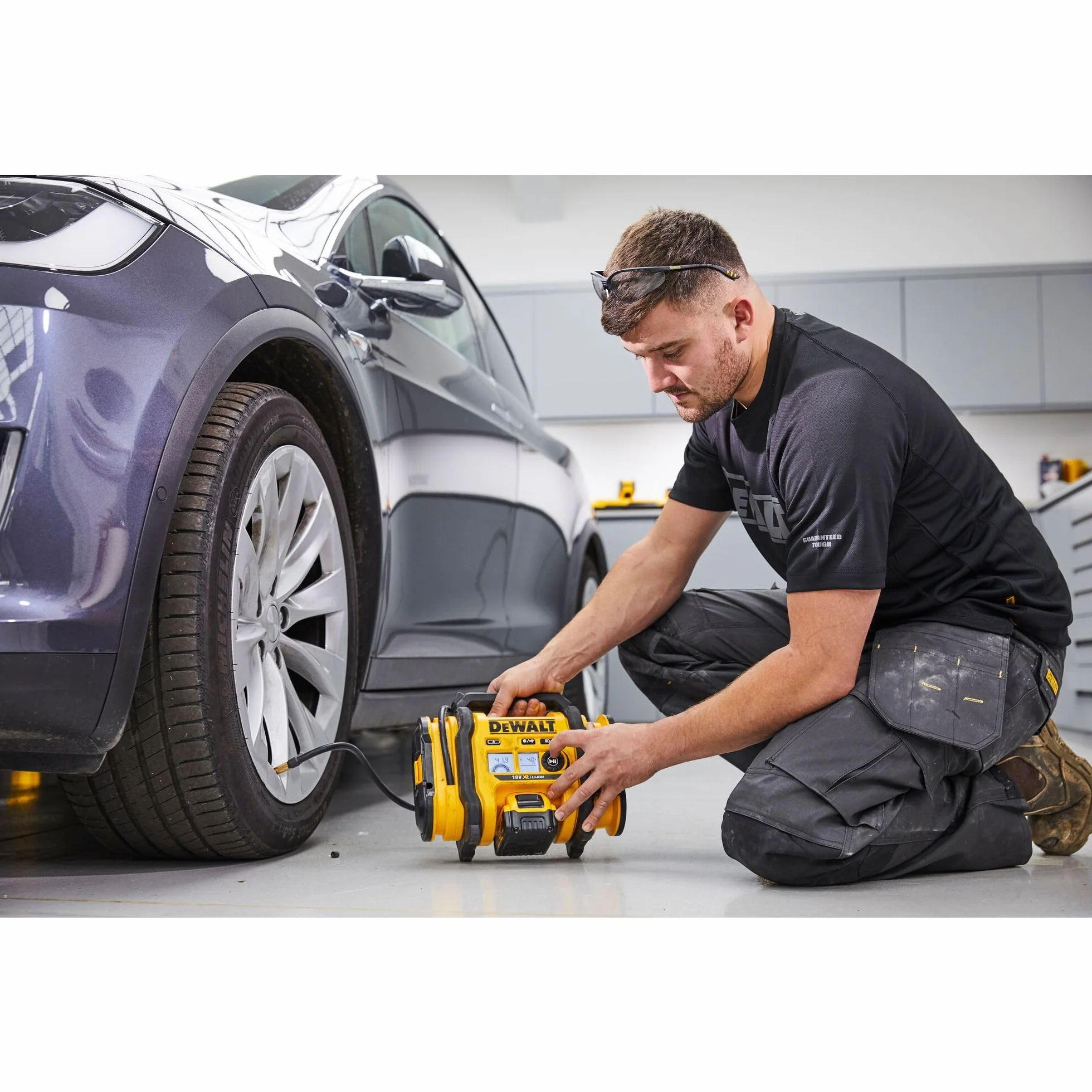 DEWALT Inflador Aire XR 18V 12V Coche - Bez Ładowarki/Akumulatora