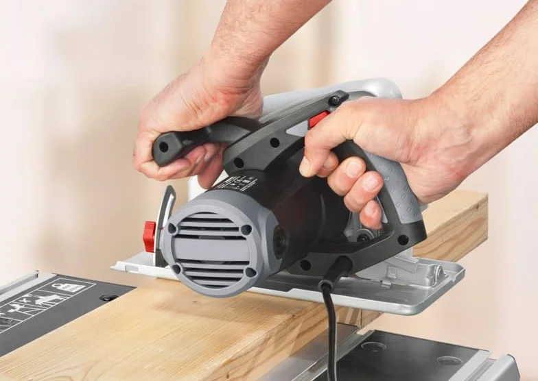 Skil 1054 AA pilarka tarczowa o mocy 1400 W (pojemność piły 63 mm, ergonomiczna Girff, uszczelnione łożyska kłowe, piła tarczowa) F0151054AA