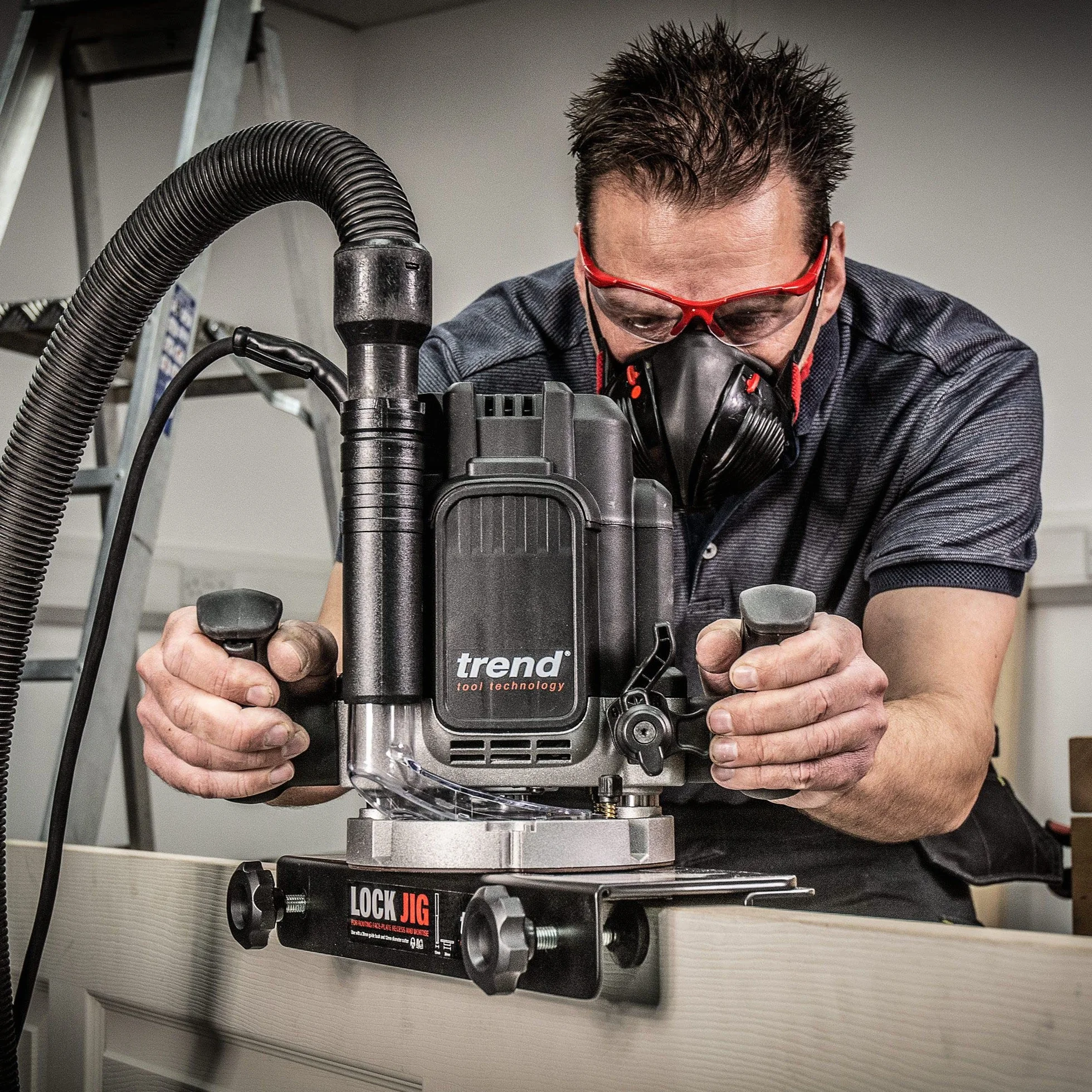 Trend T14EK 2300W 12 mm - warsztatowa frezarka o zmiennej prędkości 230V EU, głębokość zanurzenia 80 mm, idealna do użytku ręcznego i stołu frezarki, T14EK/EURO