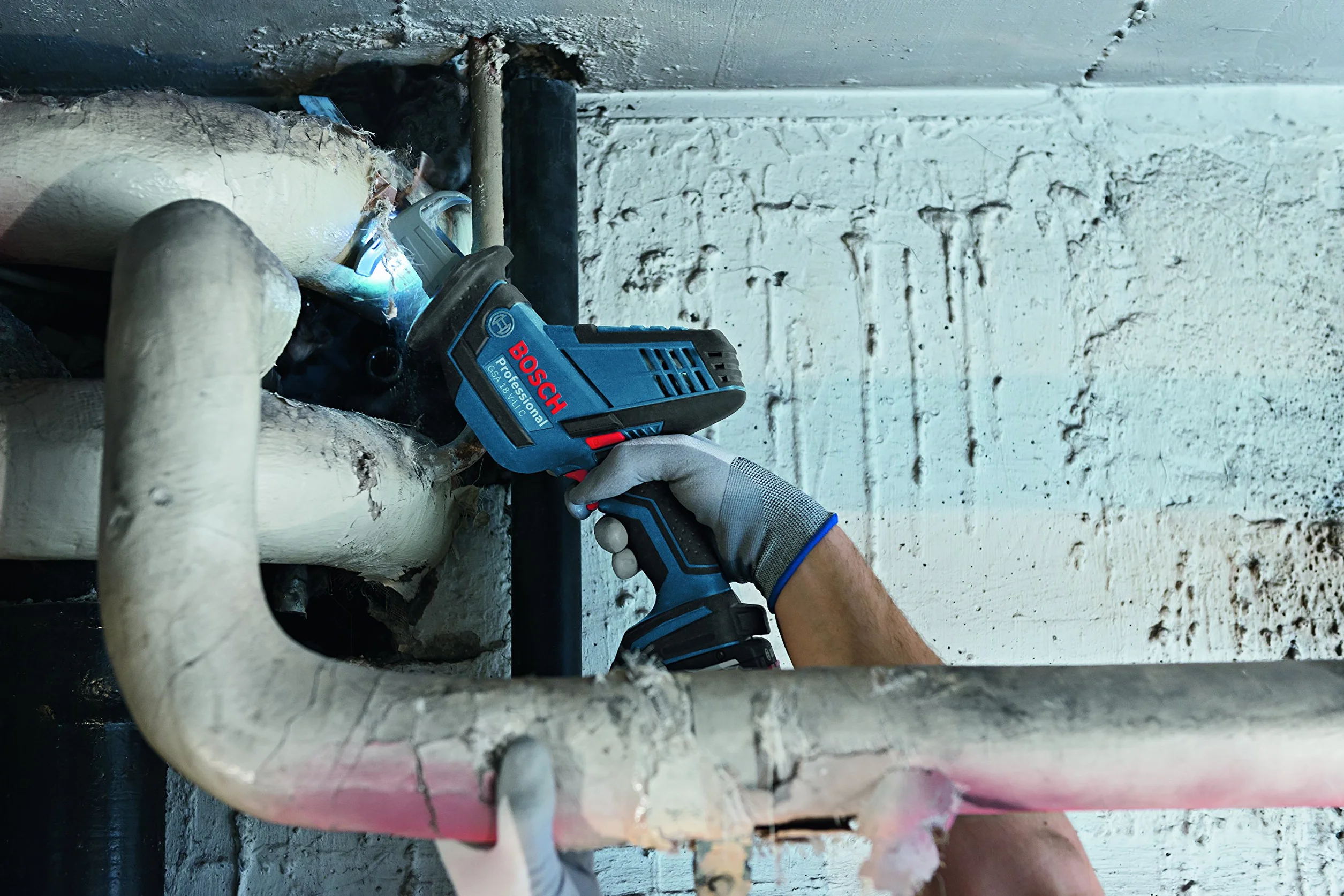 Bosch Professional System 18 V GSA 18 V-LI C - Sierra sable a batería (0-3050 cpm, profundidad de corte 200 mm, 2 baterie x 5,0 Ah, en L-BOXX)