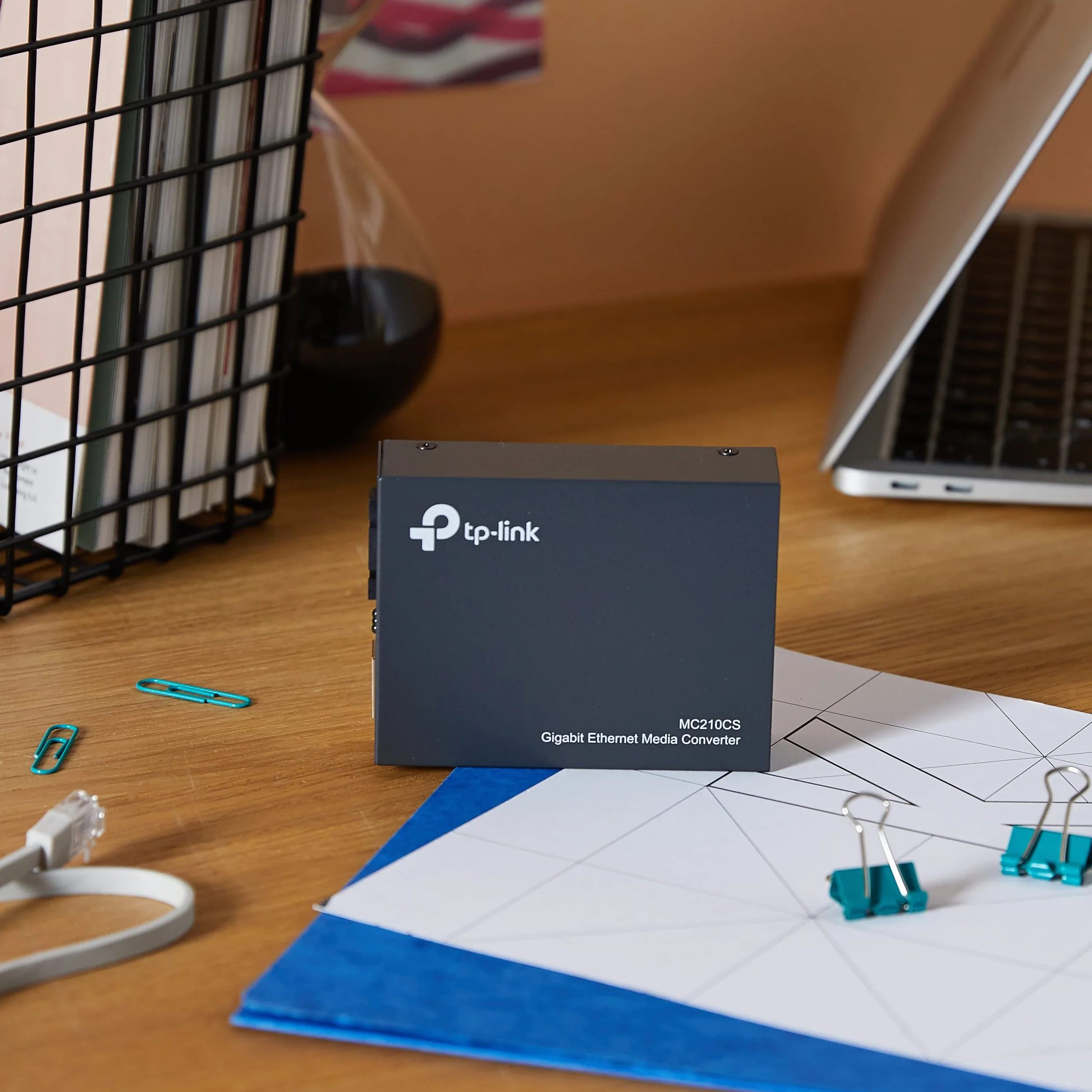 TP-Link MC210CS | Konwerter Mediów Gigabit Ethernet | 1000BASE-LX do 1000BASE-T | Światłowód jednomodowy | Złącze SC | Do 20 km | Plug & Play