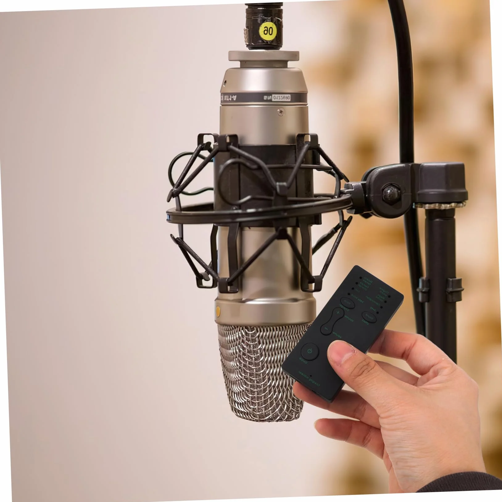 Uonlytech Przenośny Transformator Głosu z Efektami Dźwiękowymi do Streamingu i Nagrywania