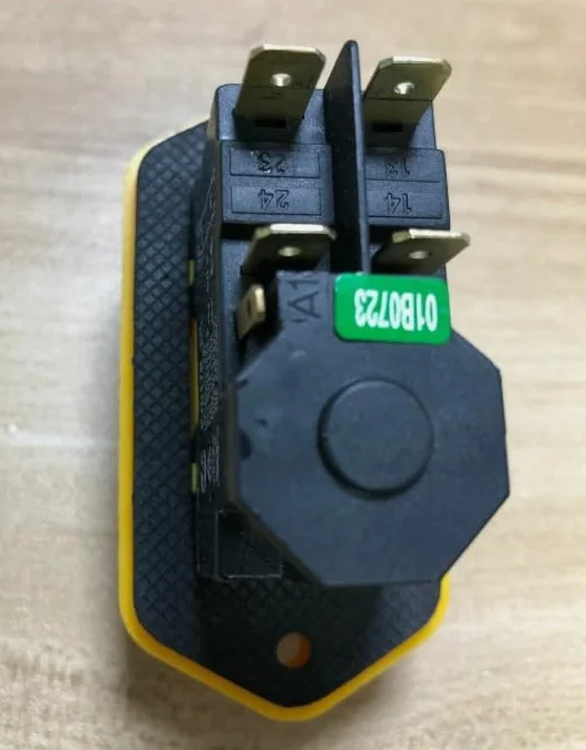 1 szt. pasuje do wodoodpornego przełącznika magnetycznego kjd17b i rozruchu elektronarzędzi