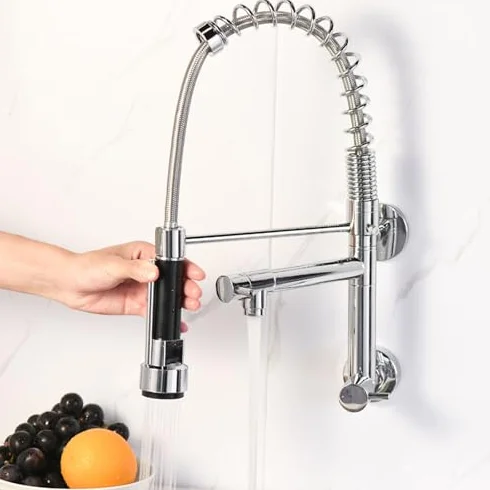 Bateria zlewozmywakowa do zlewu kuchennego do zimnej wody z kołnierzem sprężynowym, obrót o 360°, chromowany, jednouchwytowy dla łatwego użytkowania, idealny do nowoczesnych kuchni.