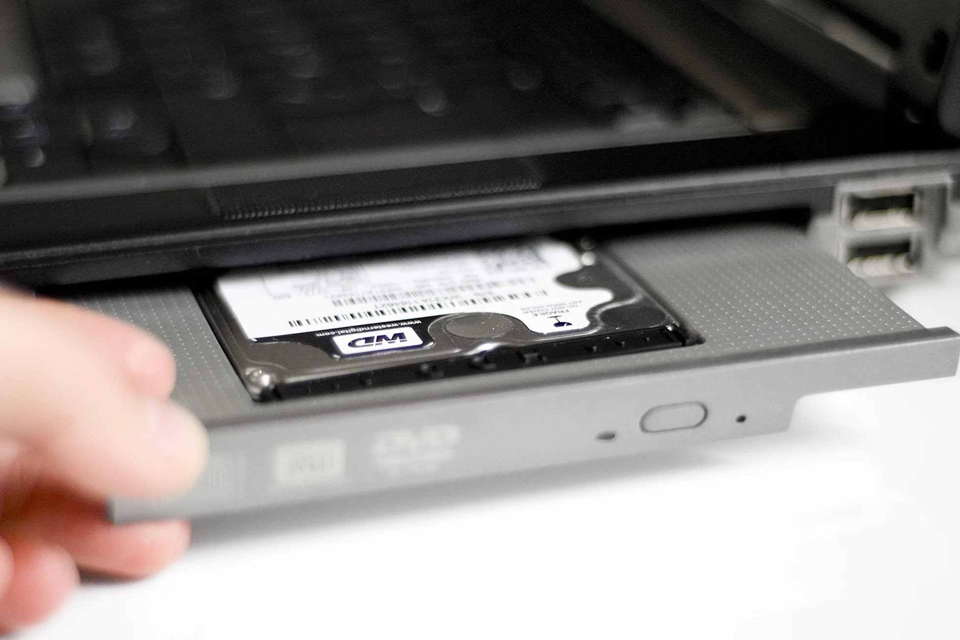 DIGITUS Ramka montażowa SSD/HDD 2,5", SATA do SATA III, 9,5 mm, 6 Gbit/s