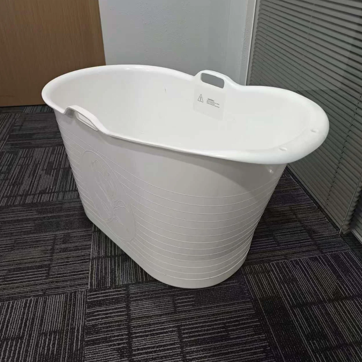 Mobilna wanna, idealna do małej łazienki, 97 x 52 x 65 cm, elegancka i nastrojowa (biała)
